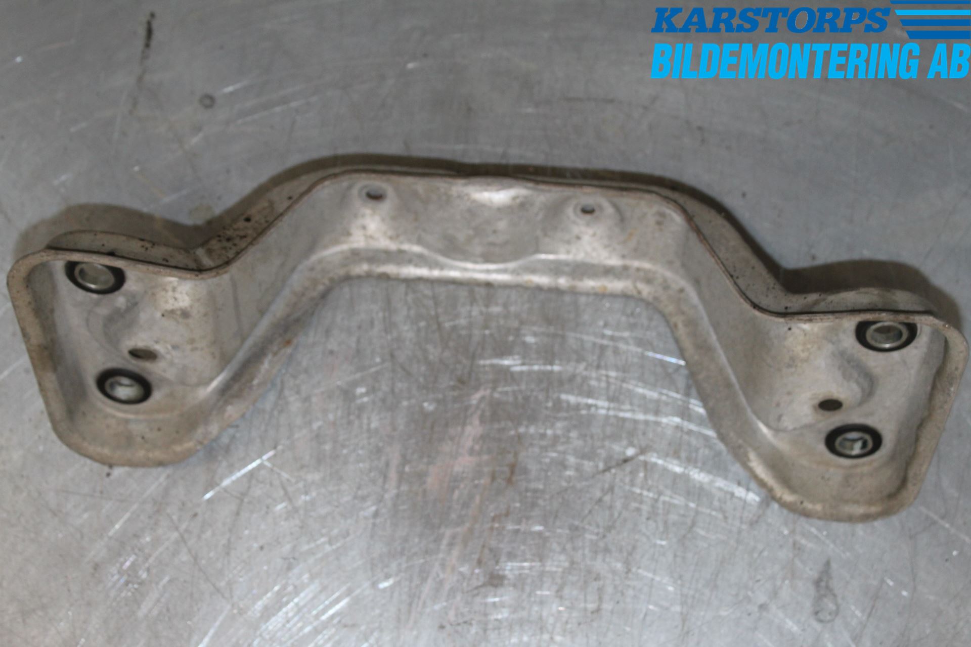 Volvo V70 14-16 Mellanaxel Balk