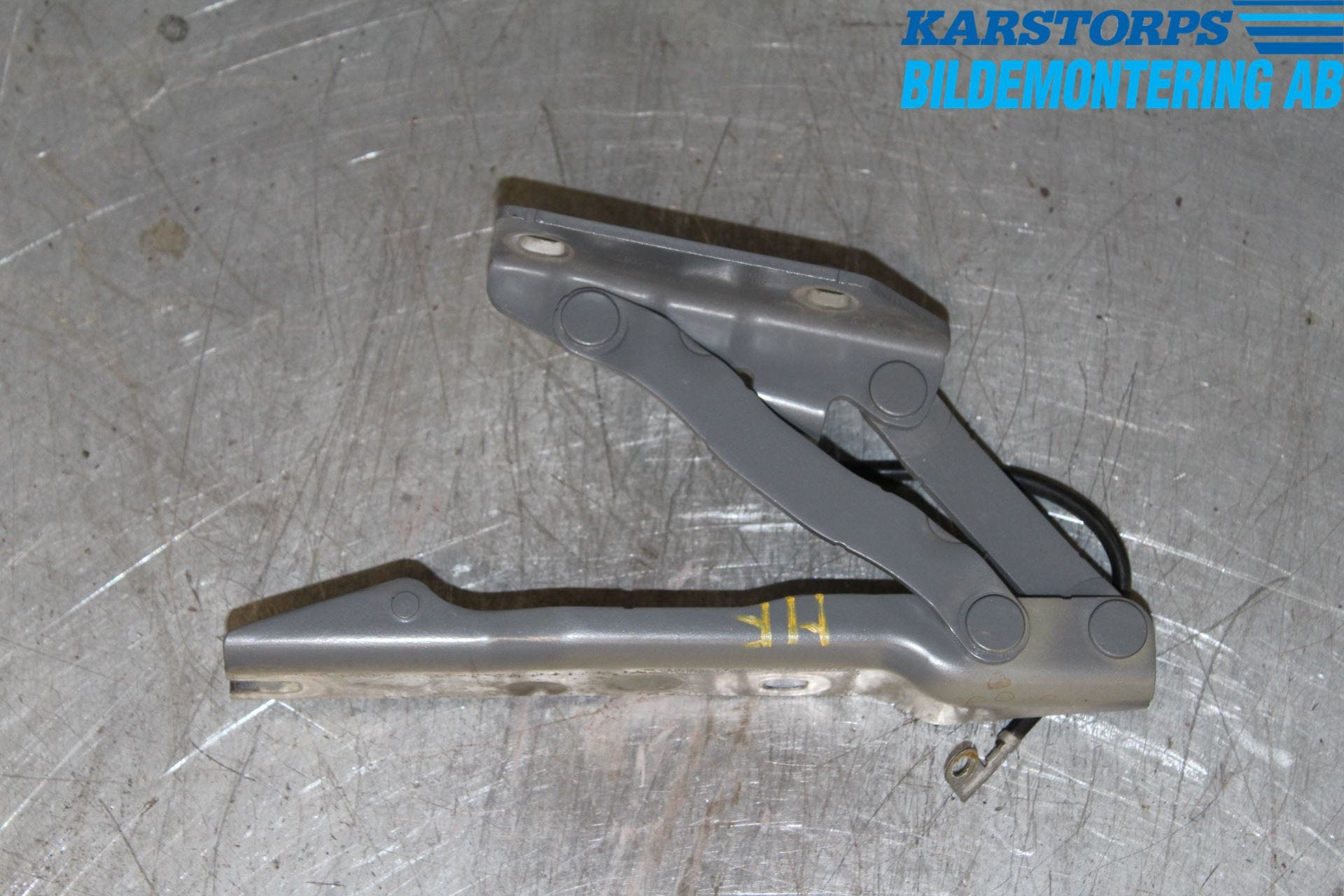 BMW 5 E60/61 Sed/Tou 02-10 Huvgångjärn