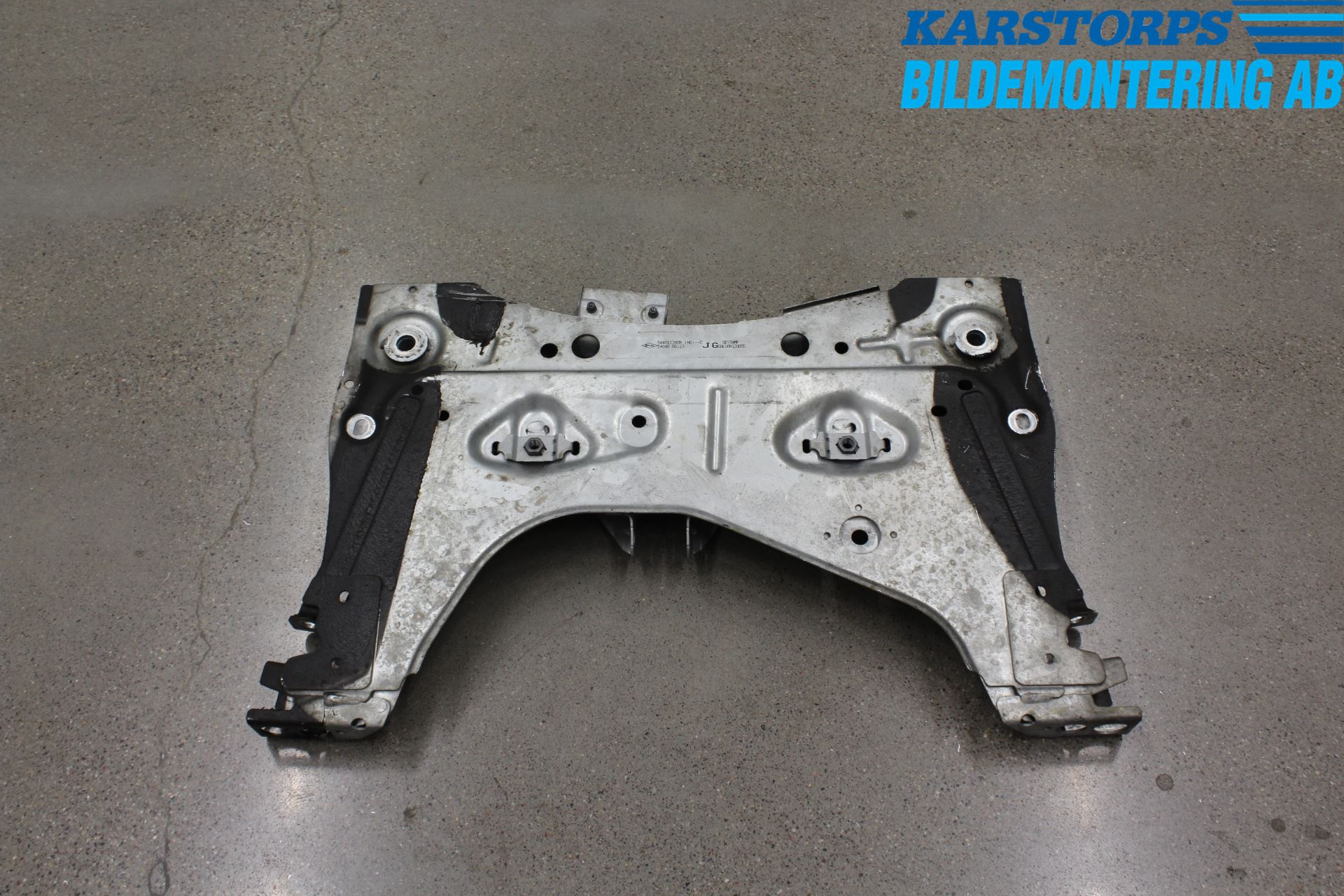 Renault CAPTUR 13-19 Framvagnsbalk