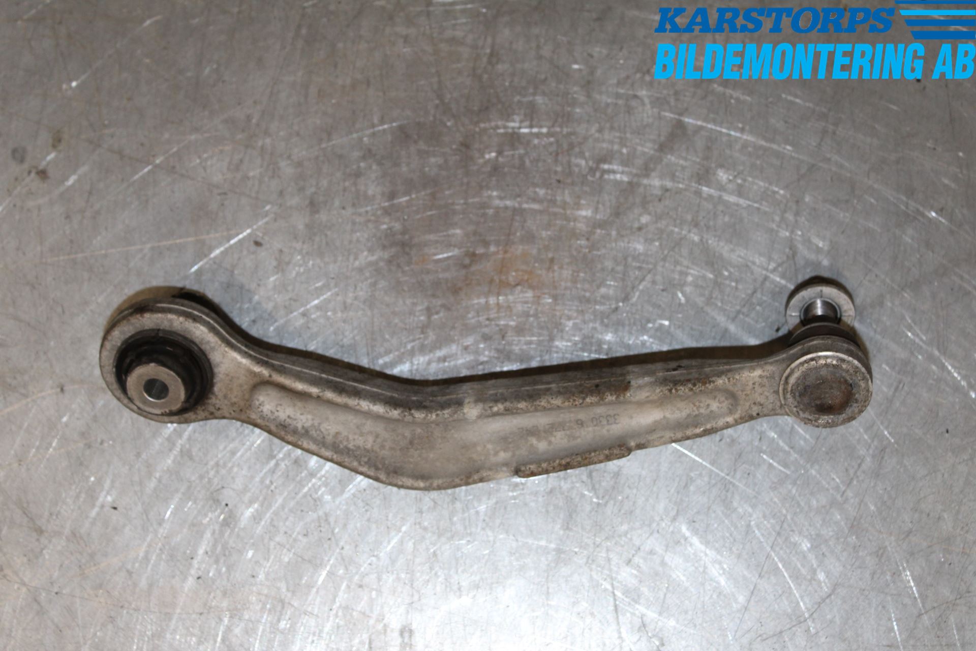 BMW 5 E60/61 Sed/Tou 02-10 Bärarm Bak Övre Höger
