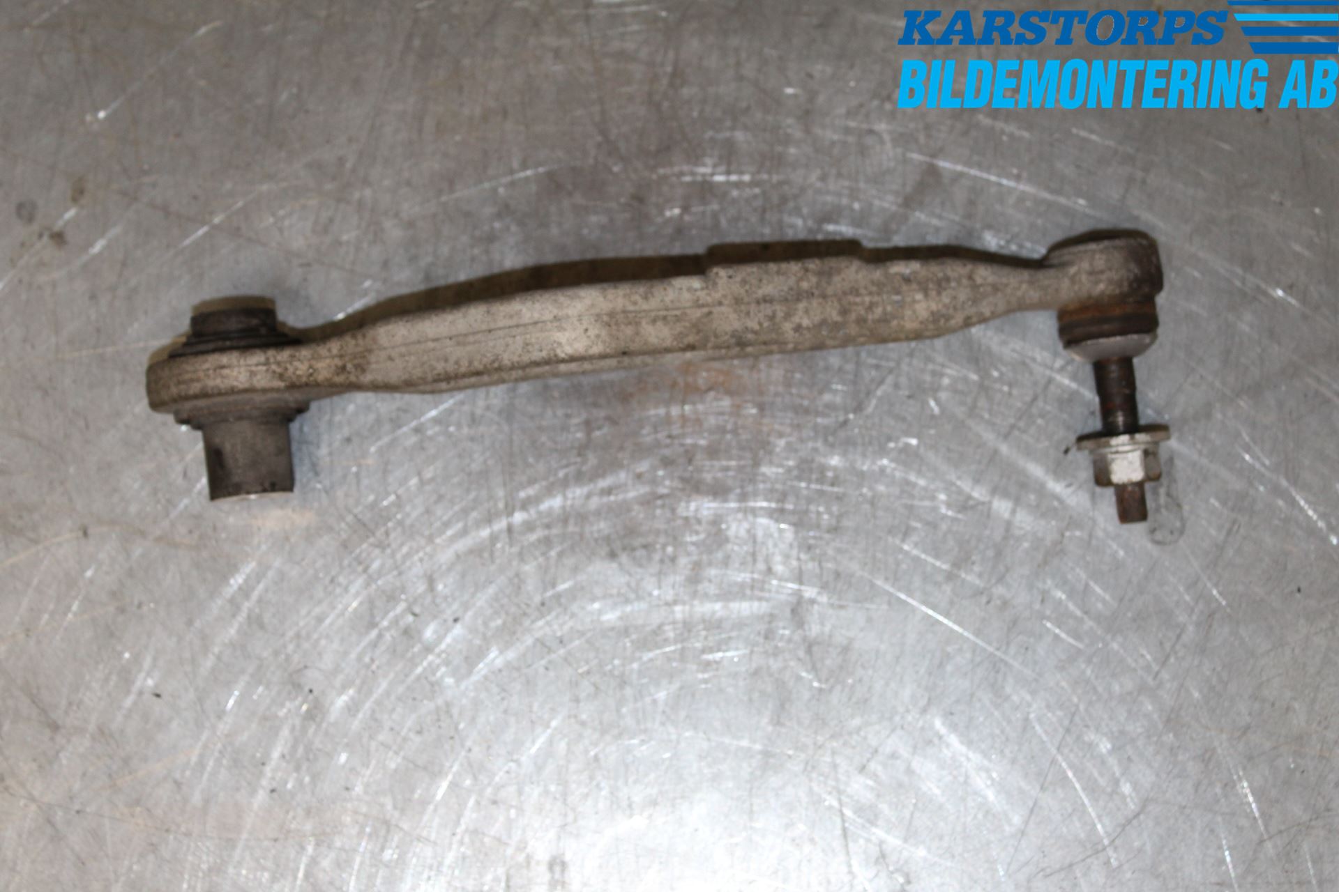 BMW 5 E60/61 Sed/Tou 02-10 Bärarm Bak Övre Höger