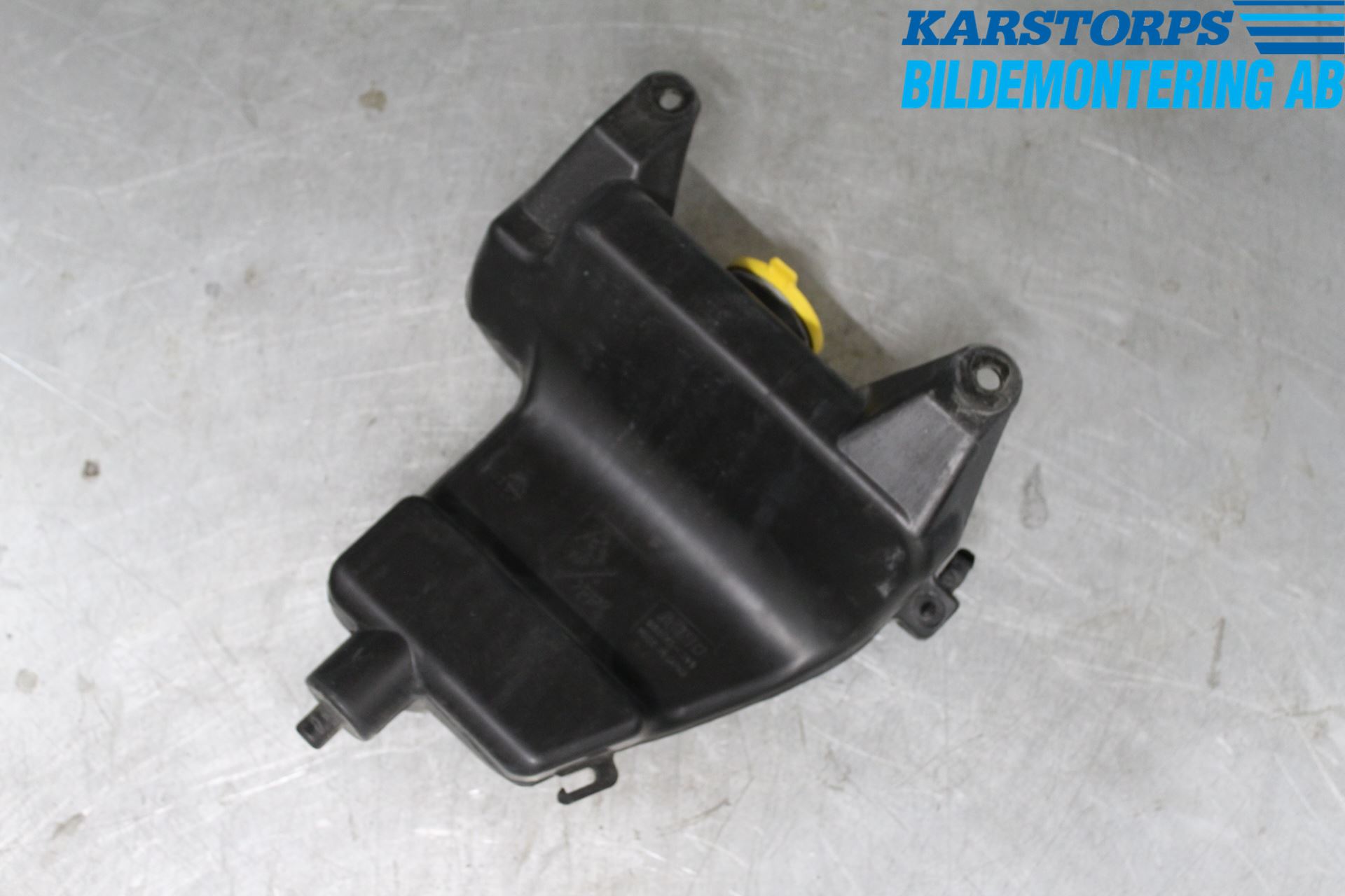 Mazda RX8 Spolartank Vindruta