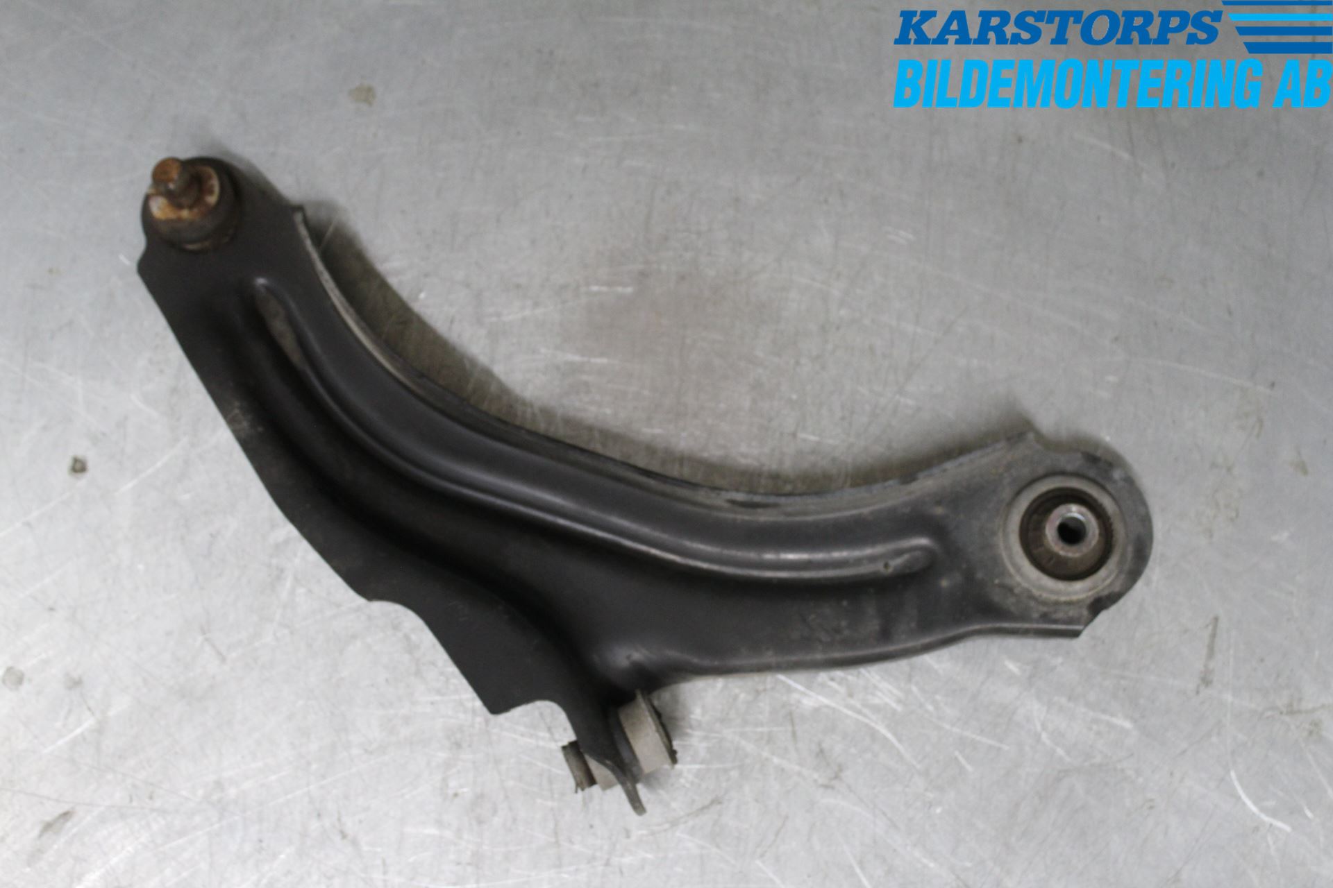 Renault CLIO IV 12-16 Bärarm Fram Undre Hö