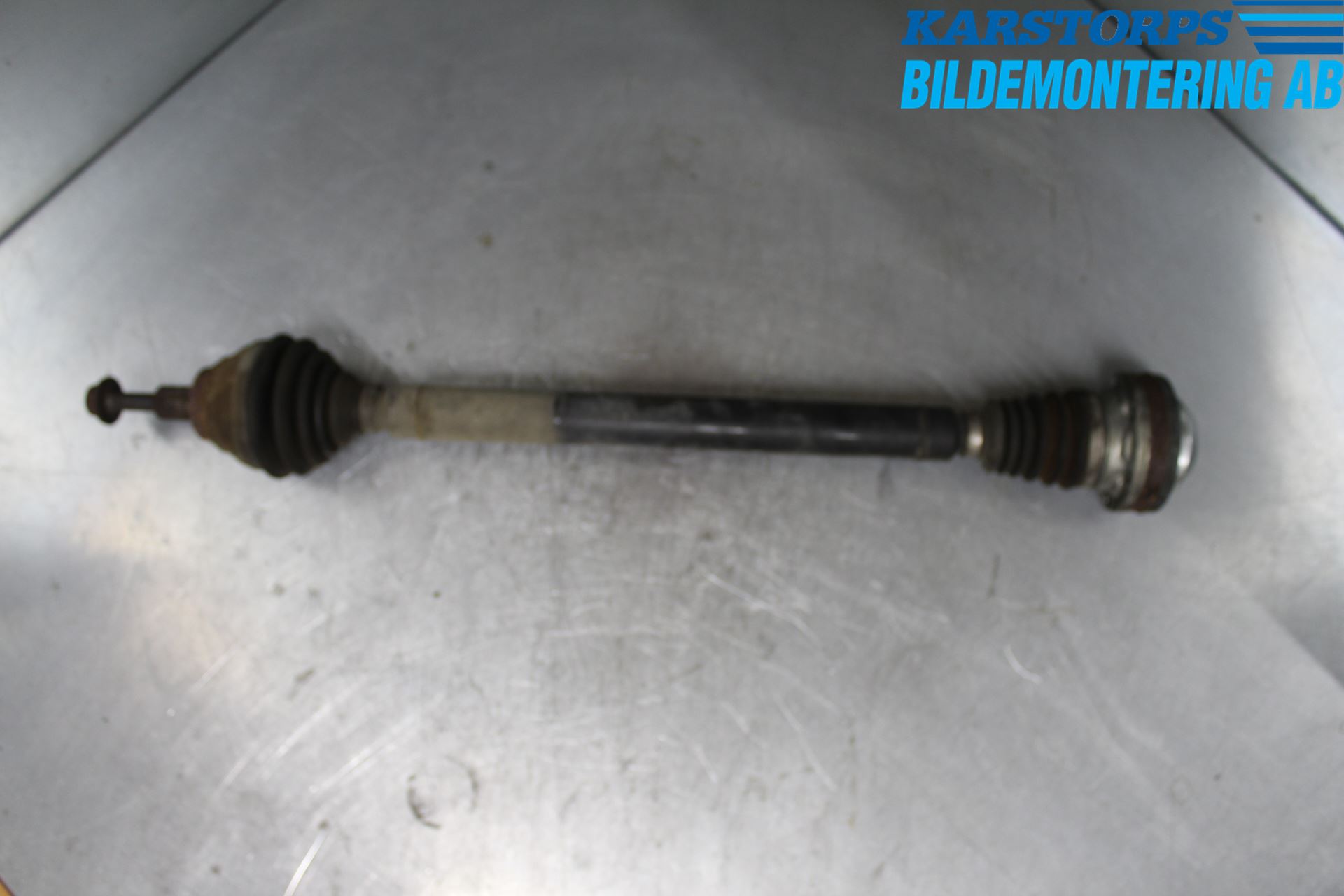 Volkswagen VW PASSAT 05-11 Drivaxel Fram Höger