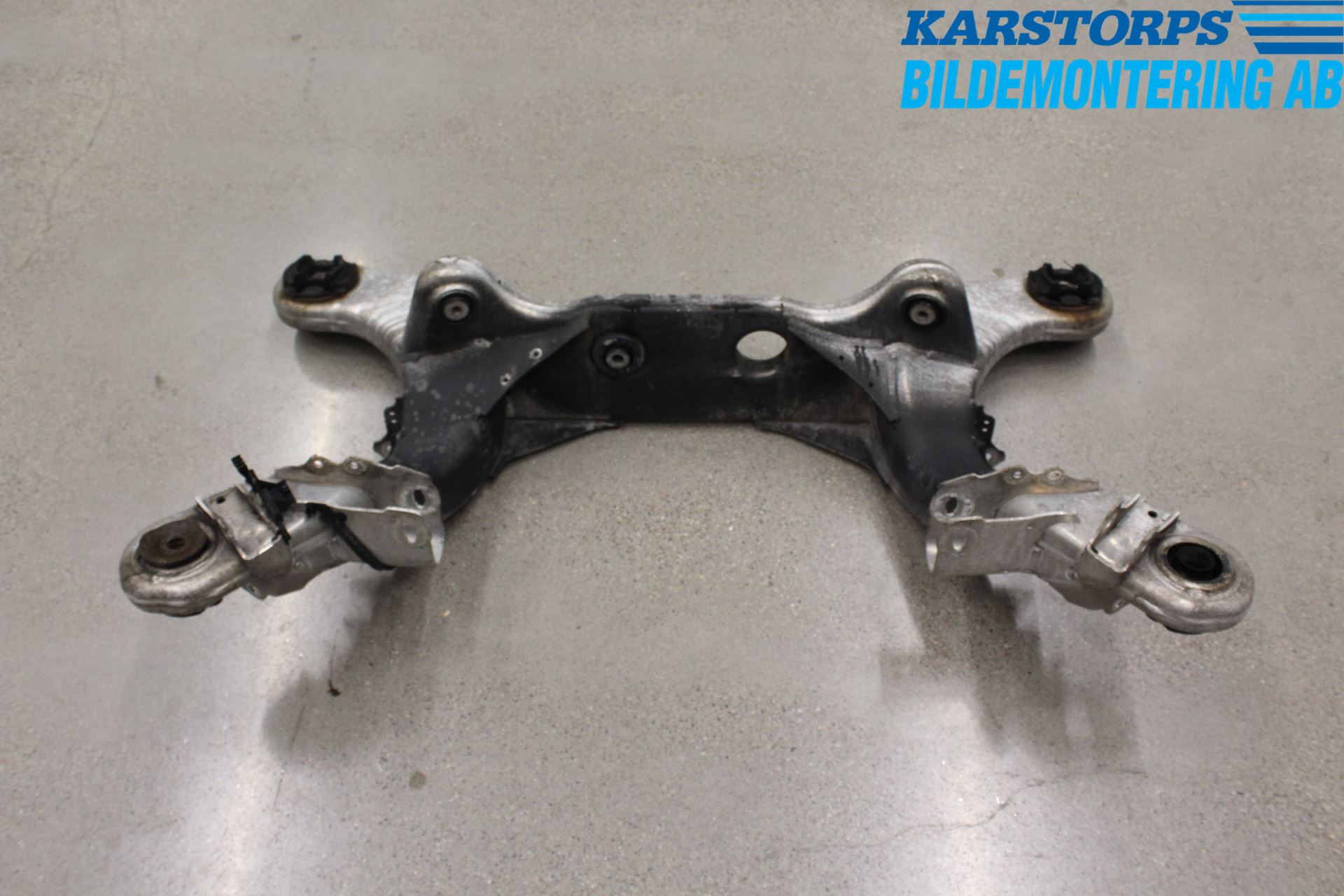 Mercedes-Benz MB E-KLASS (W211) 02-09 Bakaxelbalk