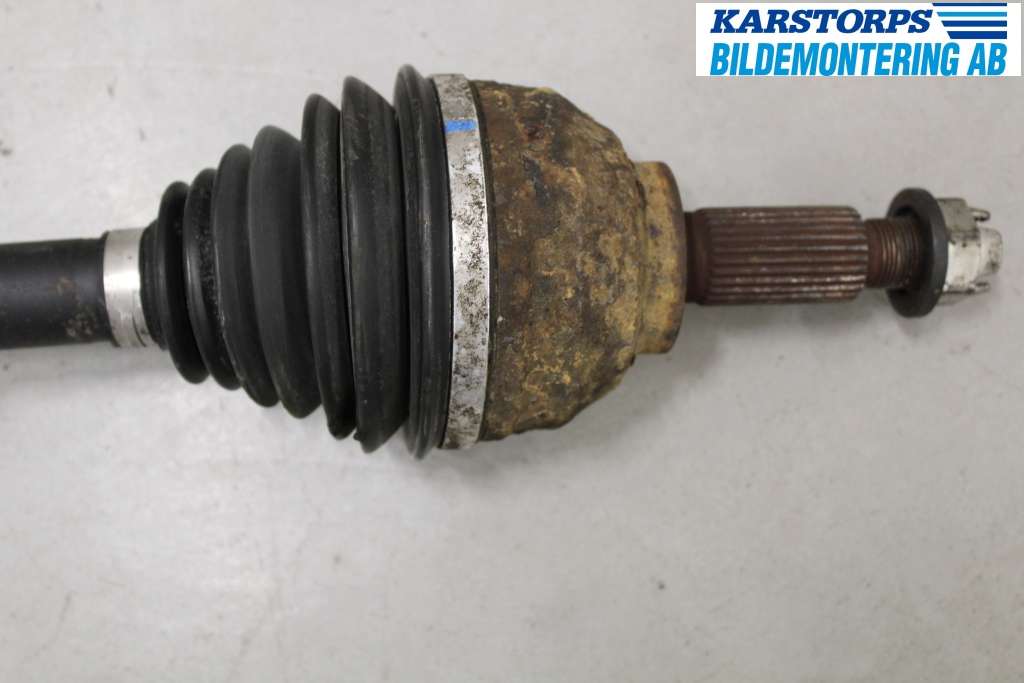 Renault TRAFIC   02-14 Drivaxel Fram Höger