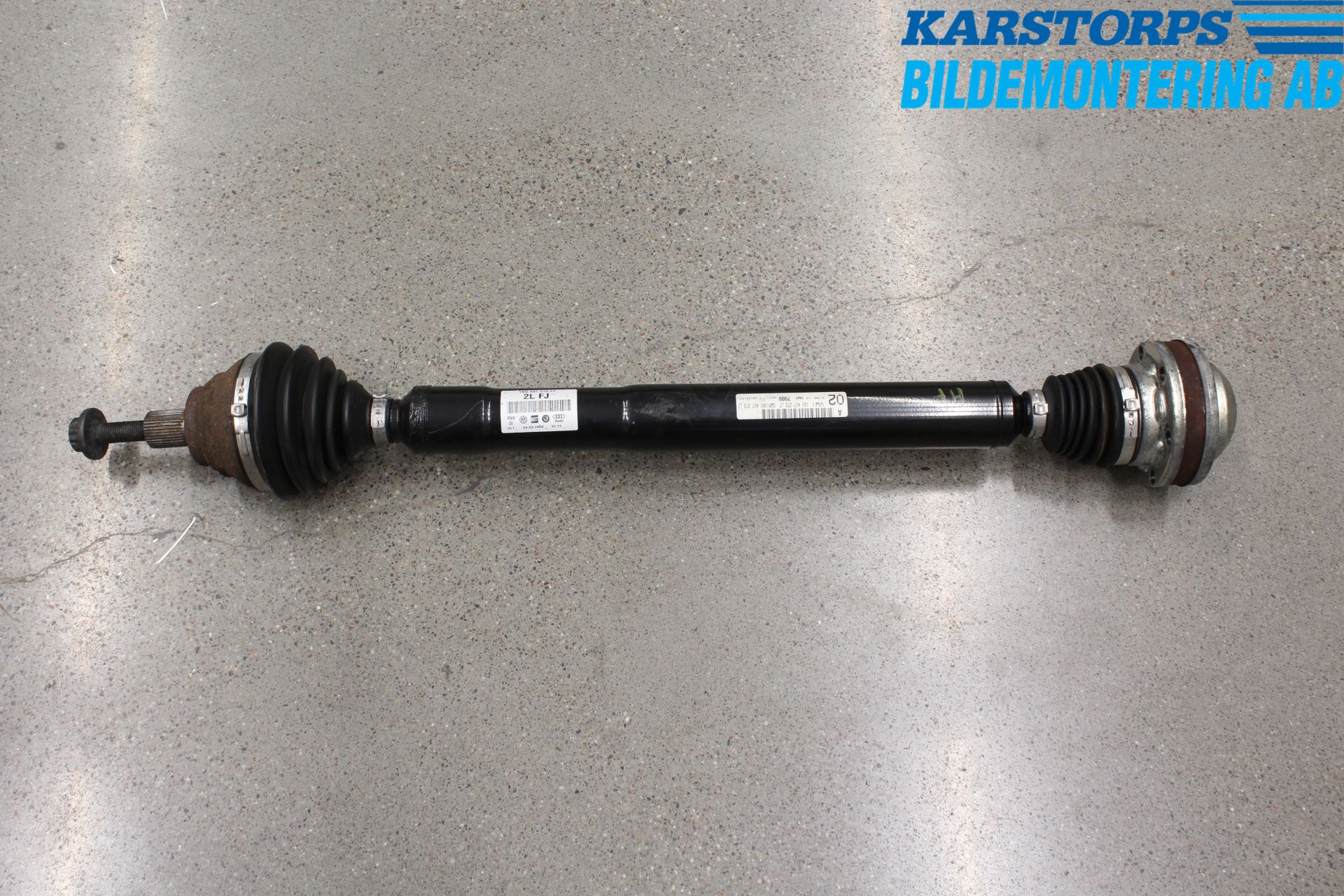 Volkswagen VW PASSAT 05-11 Drivaxel Fram Höger