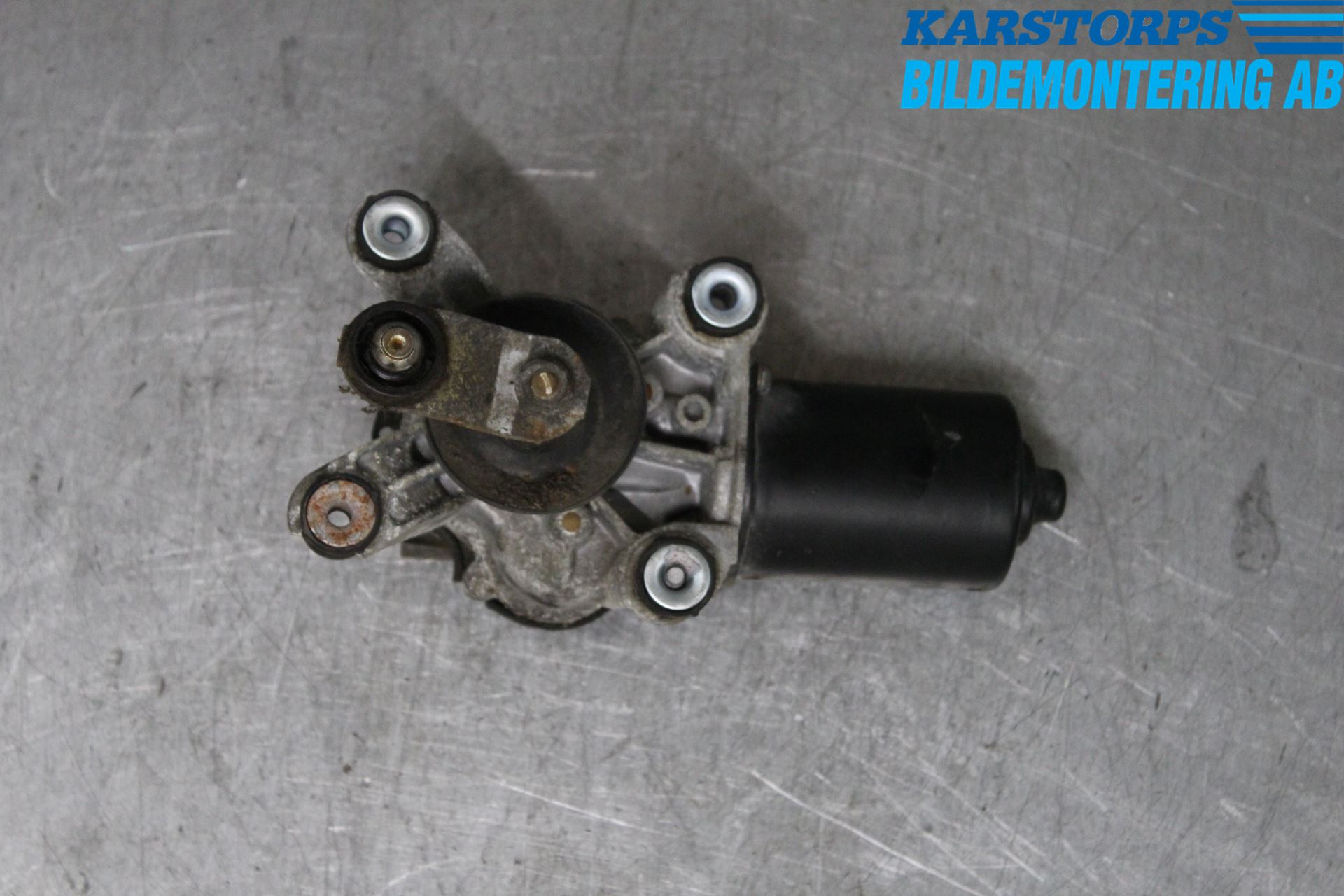 Nissan ALMERA    96-00 Torkarmotor Vindruta