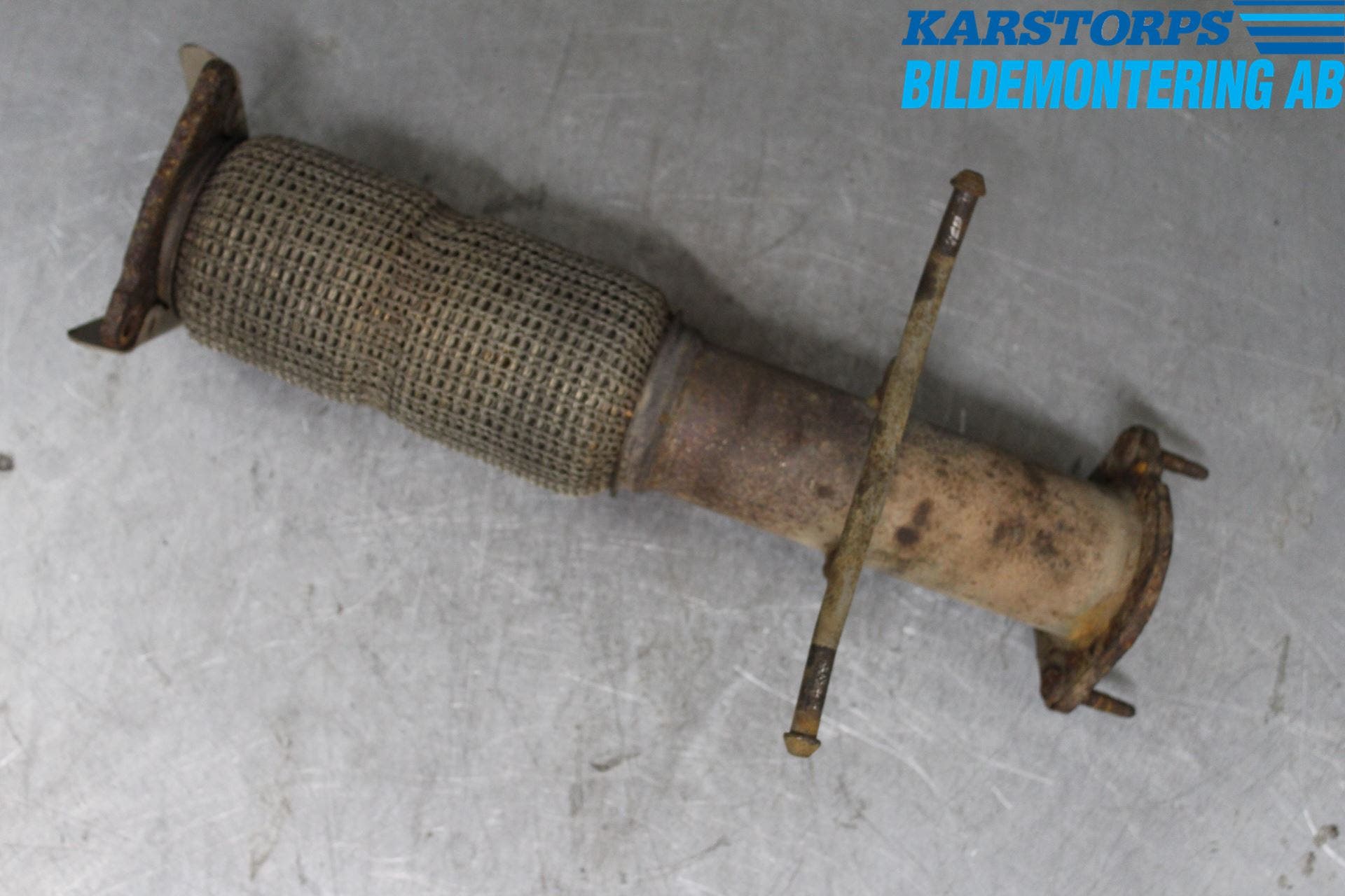 Volvo V70 14-16 Avgas Främre Rör