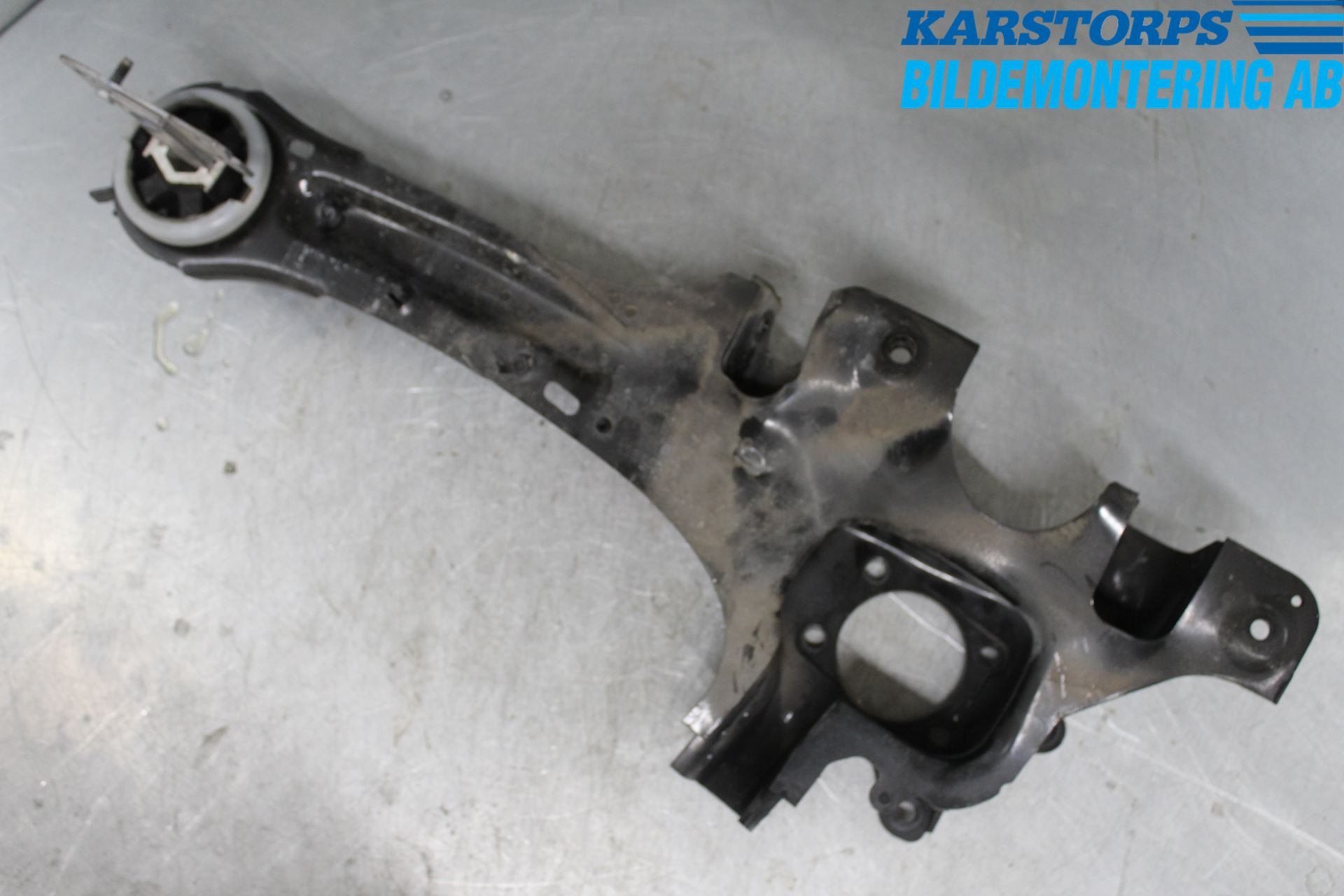 Volvo V60 14-18 Bärarm Bak Vänster