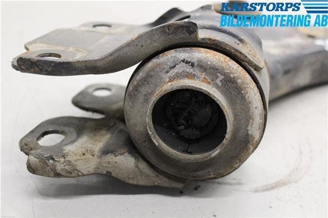 Volvo V70 08-13 Bärarm Fram Undre Hö