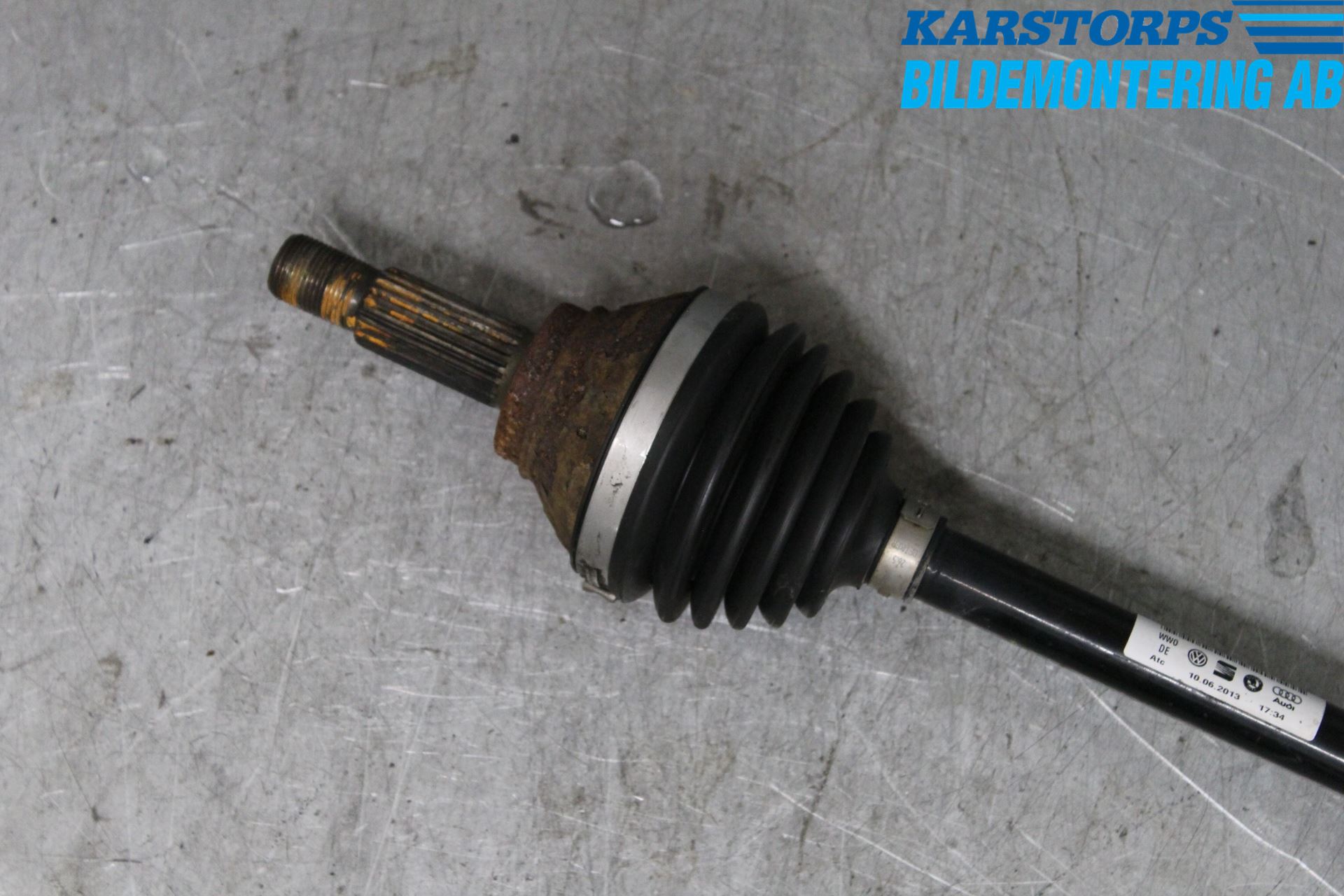 Volkswagen VW UP! / E-UP! Drivaxel Fram Vänster