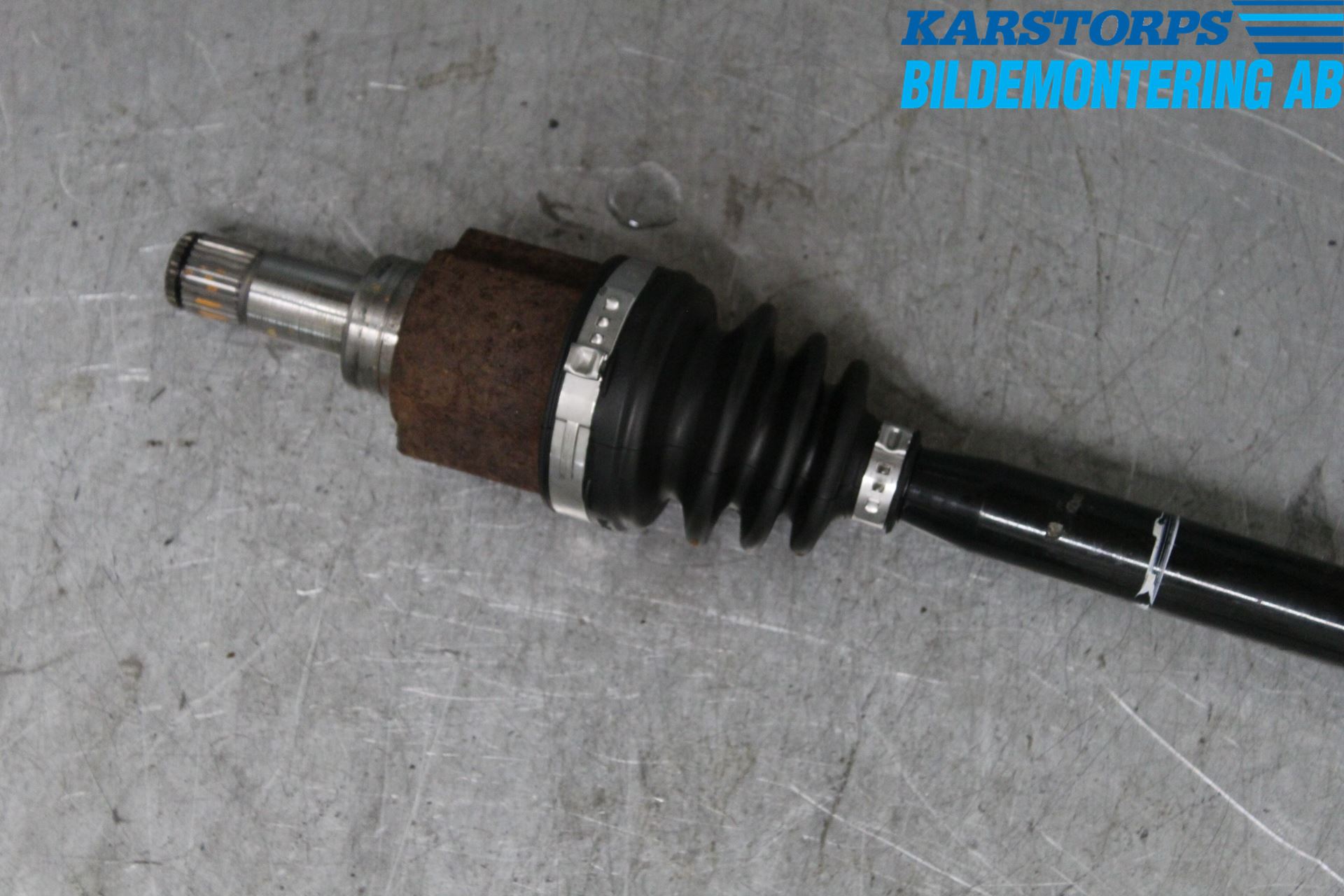 Volkswagen VW UP! / E-UP! Drivaxel Fram Höger