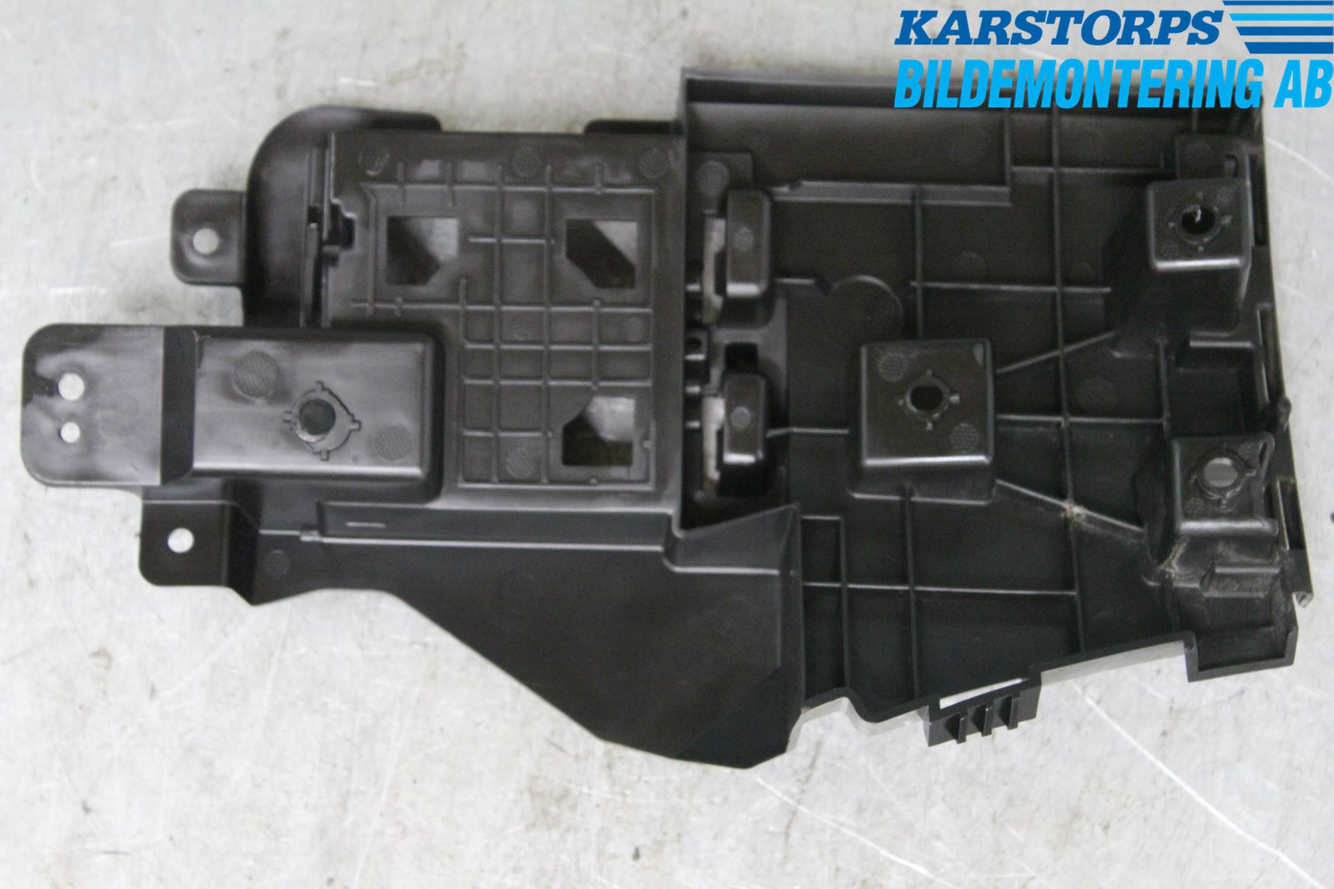 Volvo V60 14-18 Stötfångarfäste Bak Hö