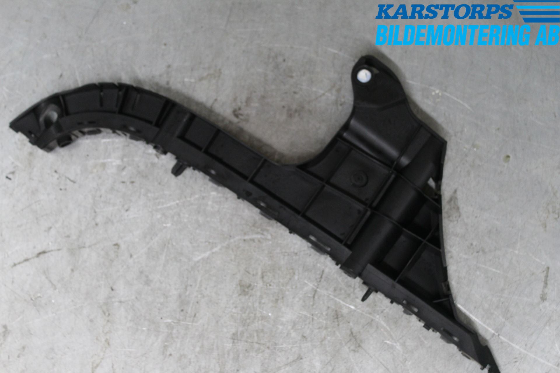 Volvo V70 14-16 Stötfångarfäste Bak Hö