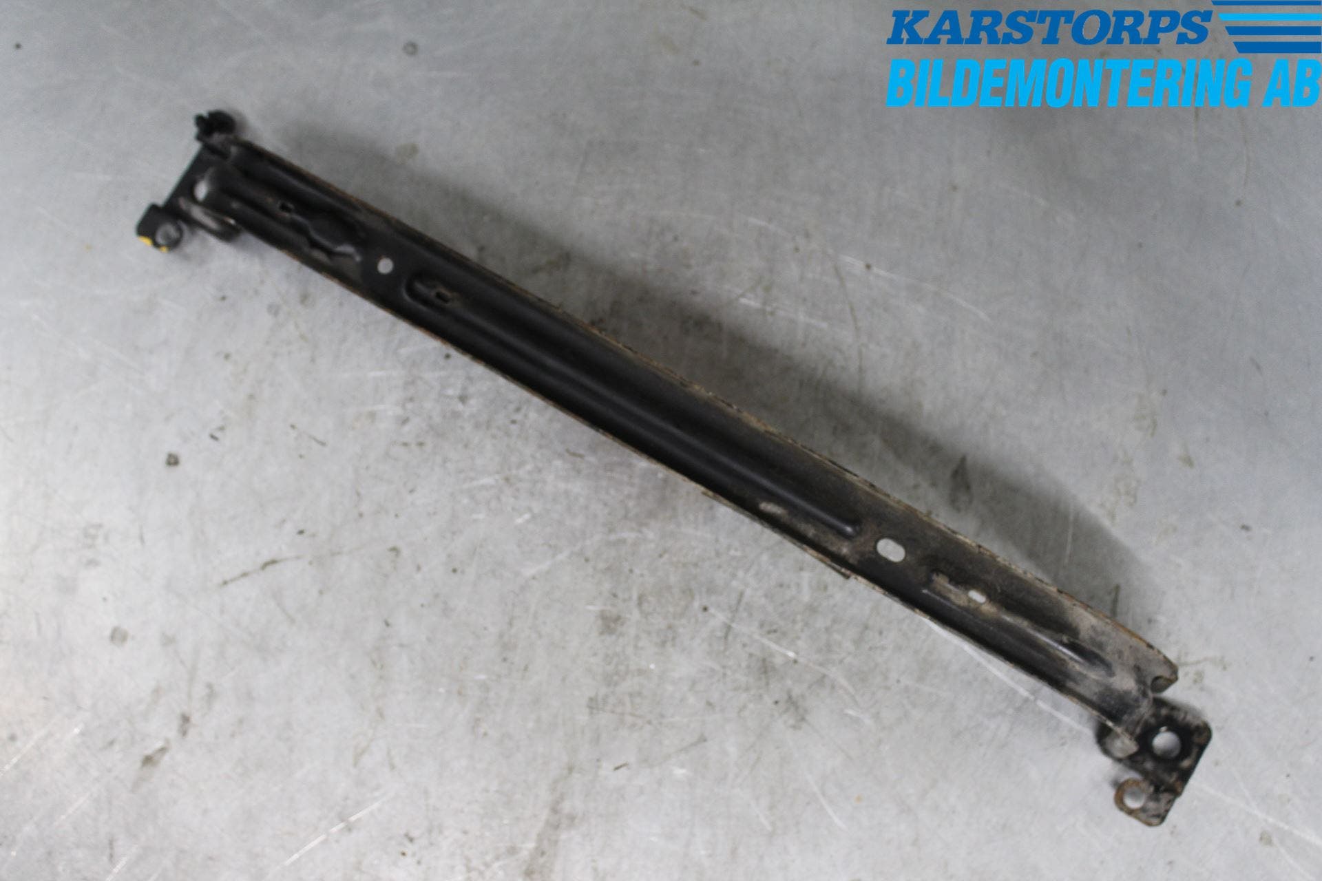 Volvo V70 14-16 Bränsletanksband