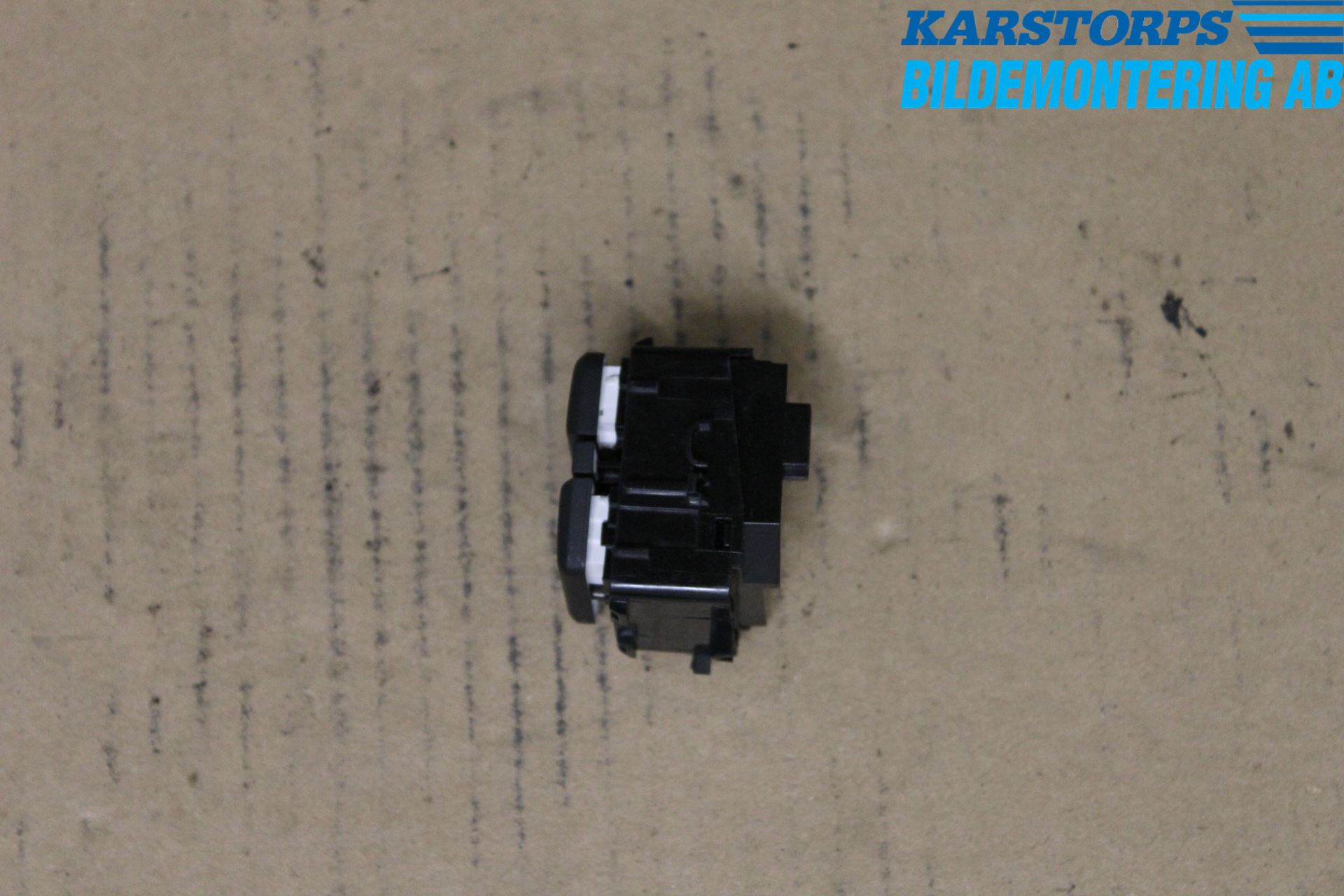 BMW 5 E60/61 Sed/Tou 02-10 Strömställare Stolvärme