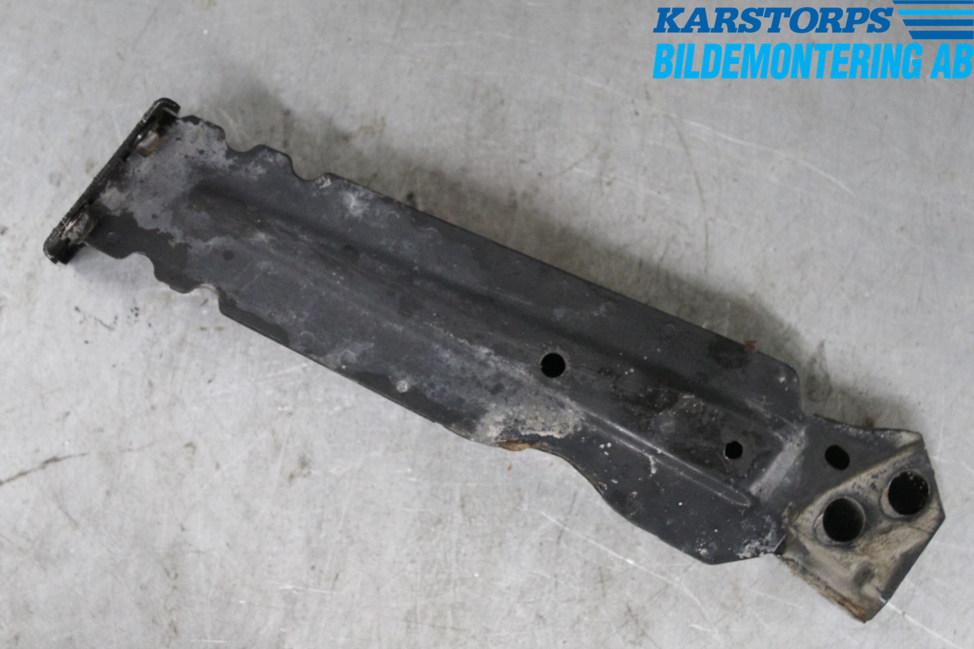 Fiat 500 07- Stötfångarbärjärn Fram