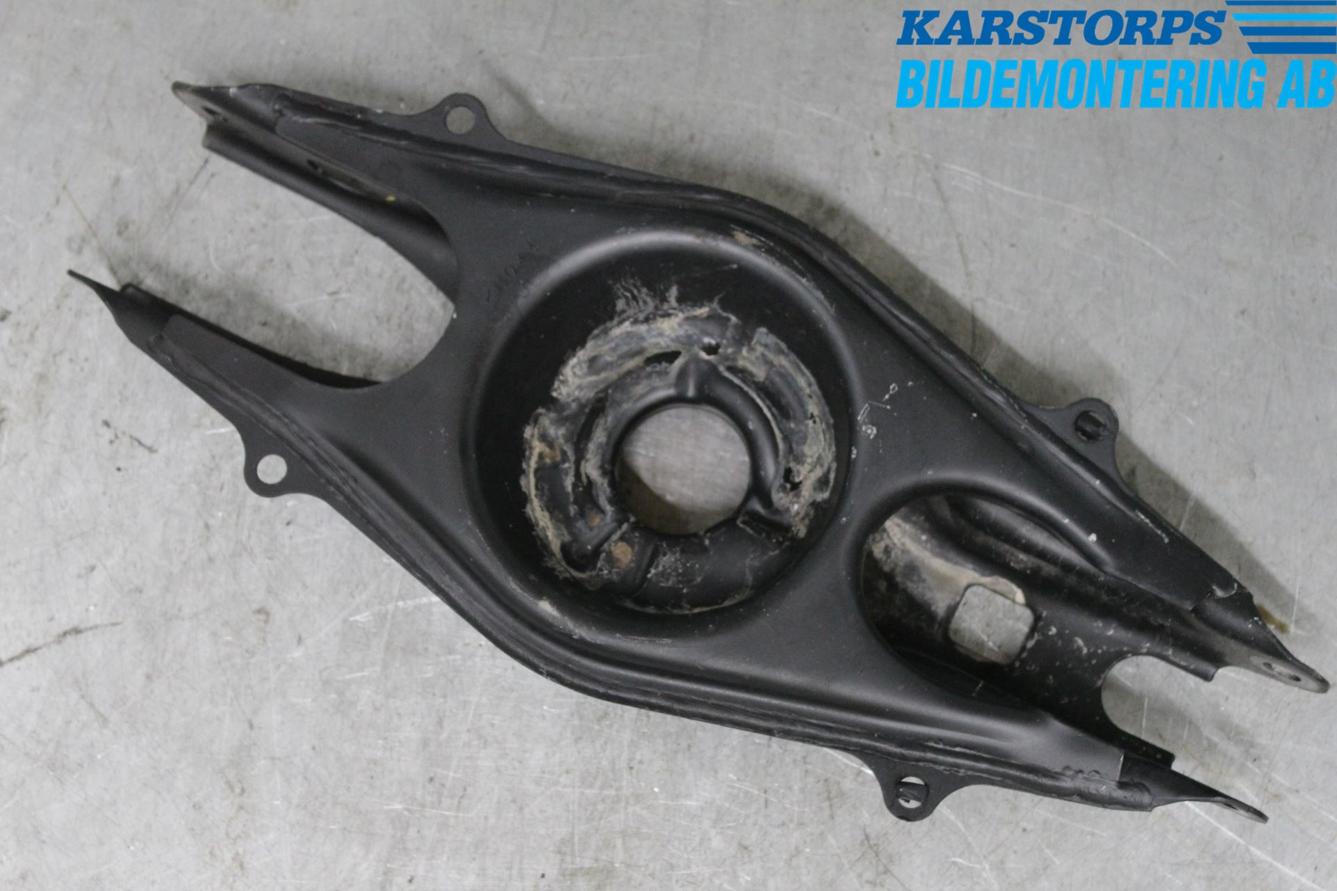 Mercedes-Benz MB C-KLASS (W204) 07-15 Bärarm Bak Höger
