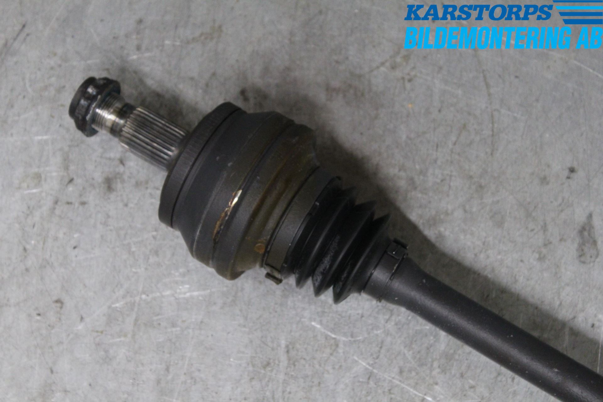 Mercedes-Benz MB C-KLASS (W204) 07-15 Drivaxel Bak Vänster