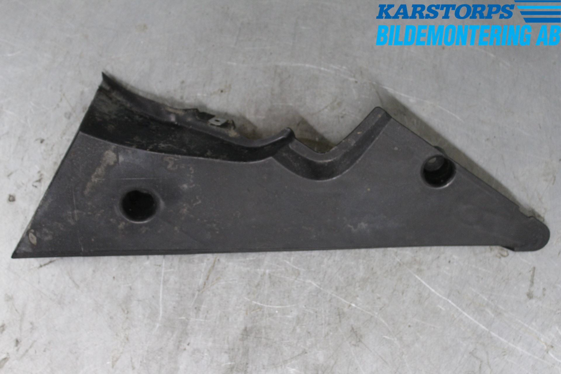 BMW 5 E60/61 Sed/Tou 02-10 Hasplåt Plåt-Plast