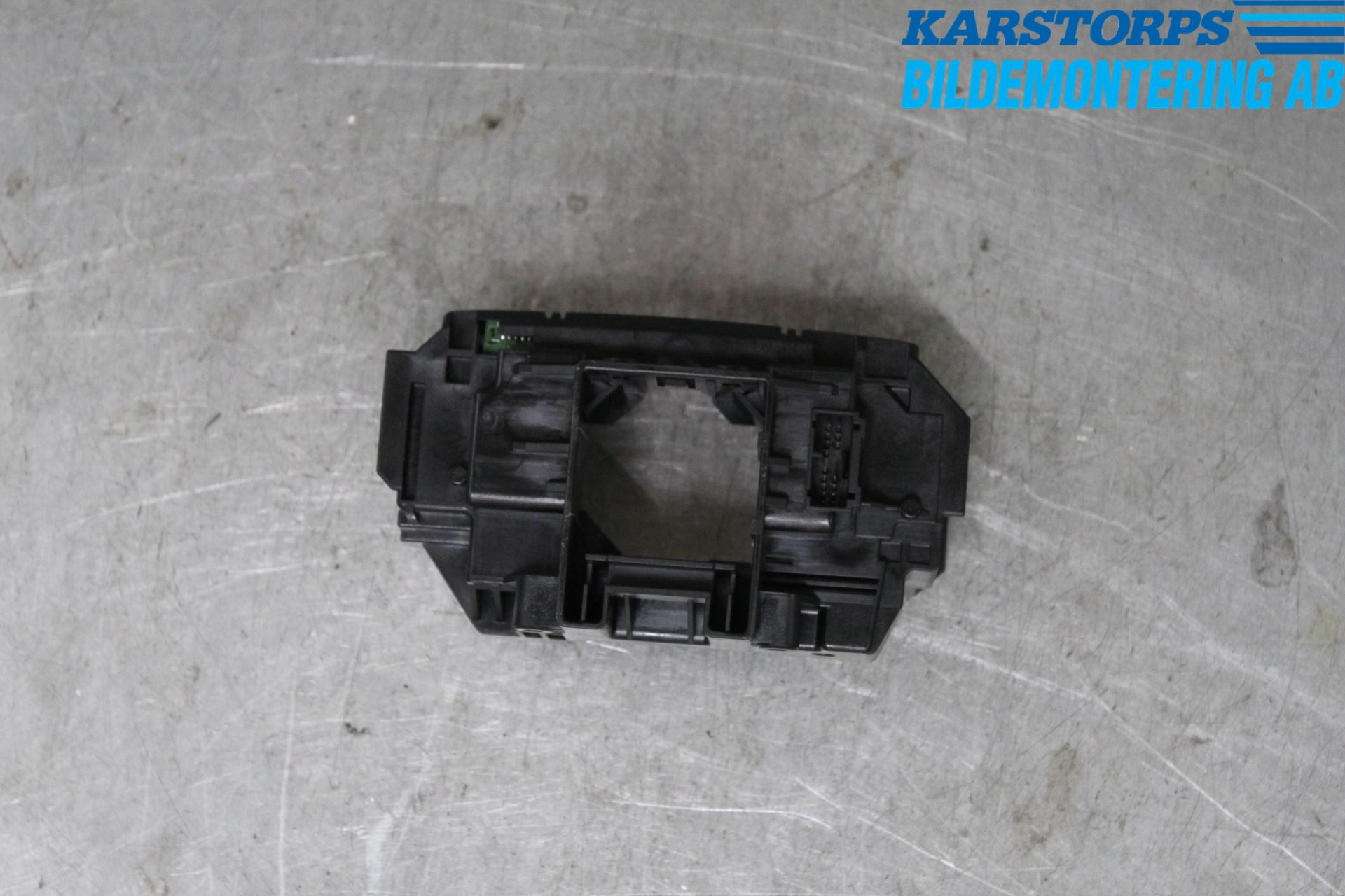Jaguar XF (X260) 16-24 Spak Konsoll-Fäste