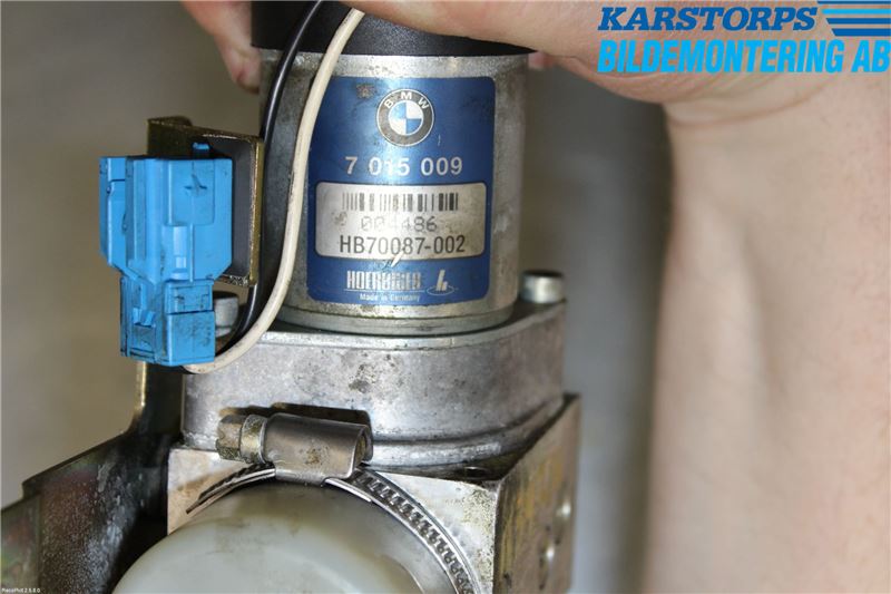 BMW 7 E65/66    00-08 Bakluckeöppnare Automatisk