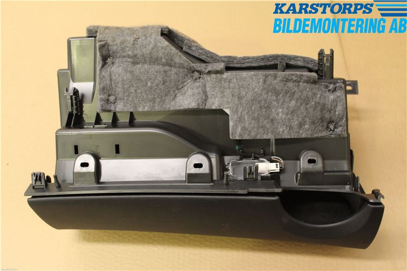 Mercedes-Benz MB C-KLASS (W205) 14-21 Handskfack