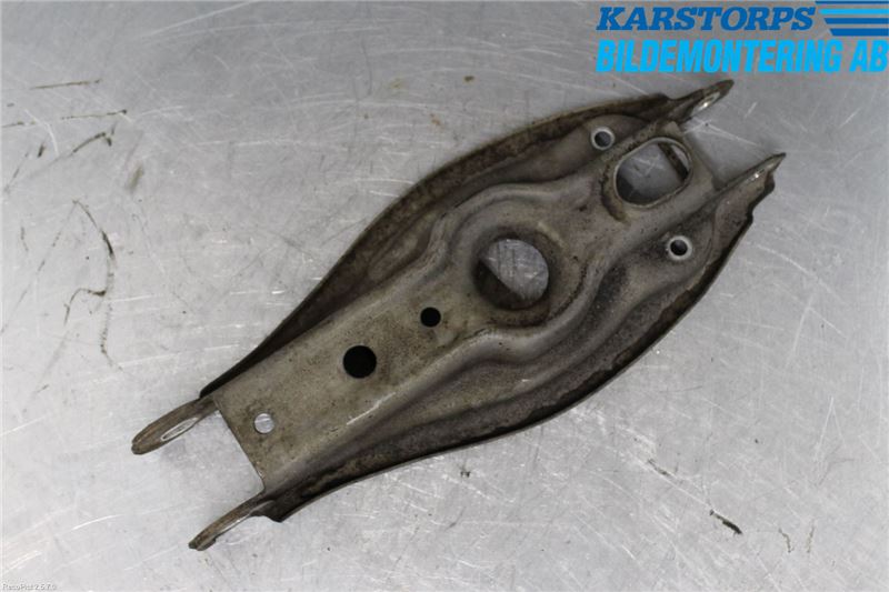 BMW 3 E90/91 SED/TOU 05-12 Bärarm Bak Höger