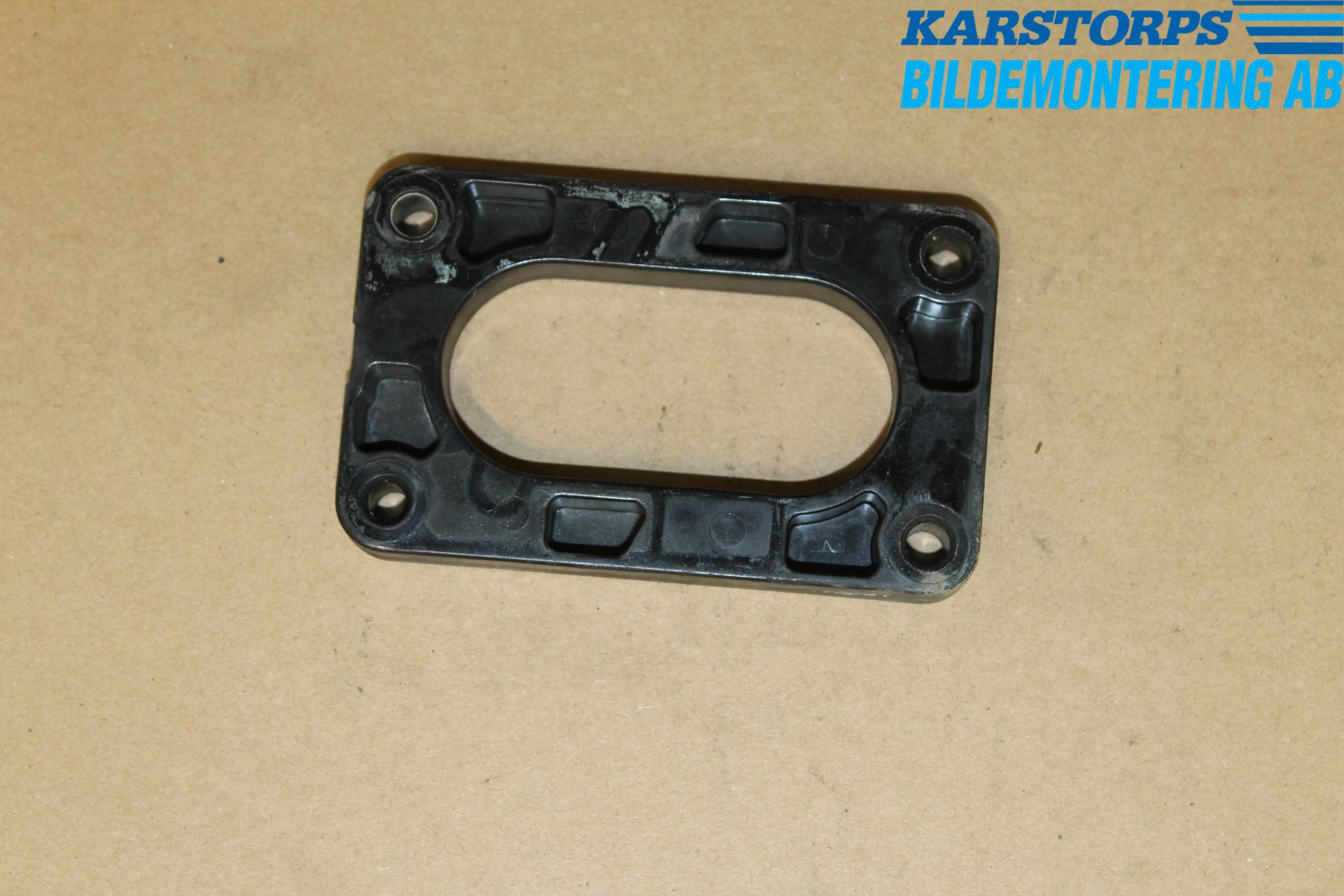 Volvo 240 81-87 Förgasaranslutning-Fot