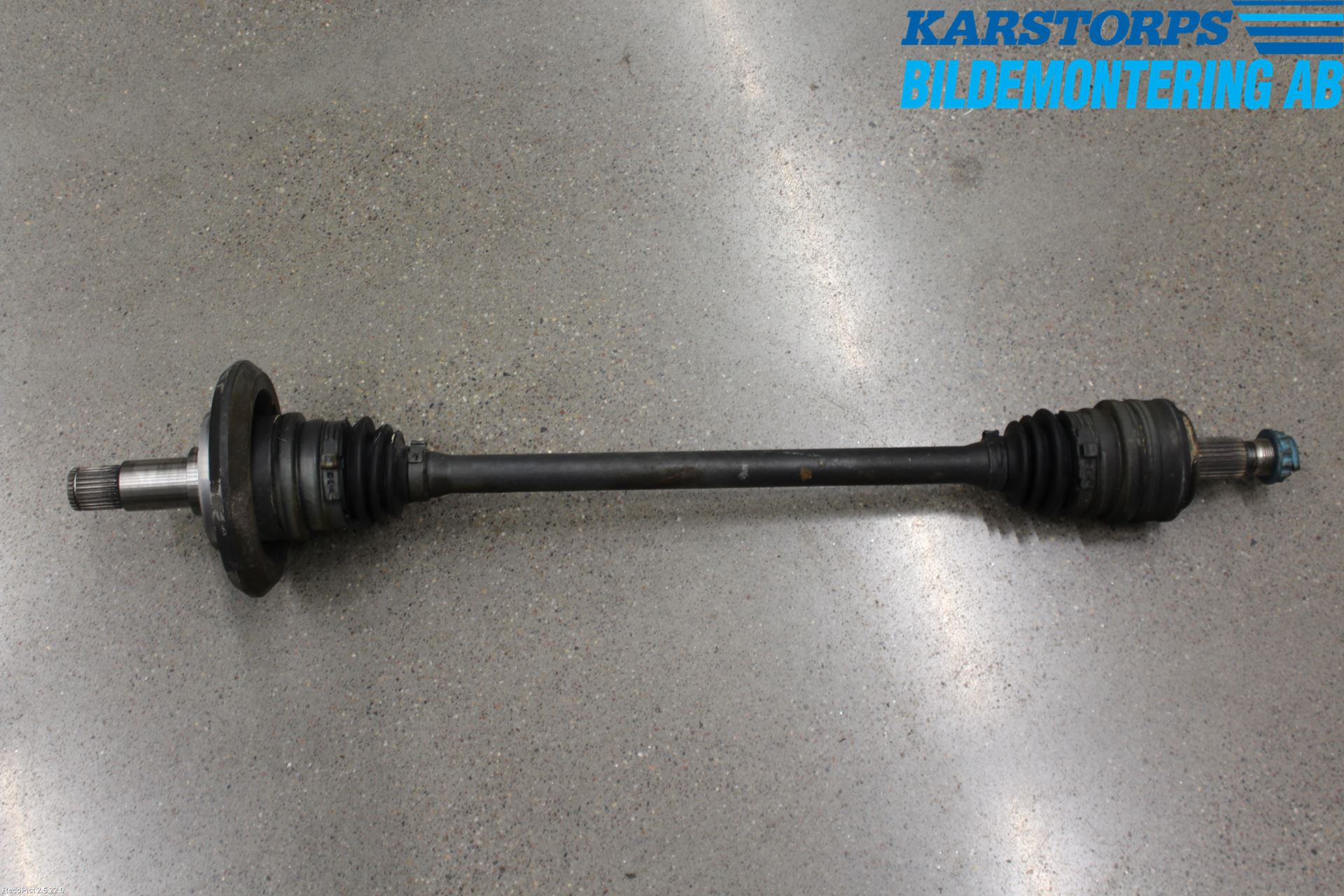 Mercedes-Benz MB C-KLASS (W205) 14-21 Drivaxel Bak Vänster