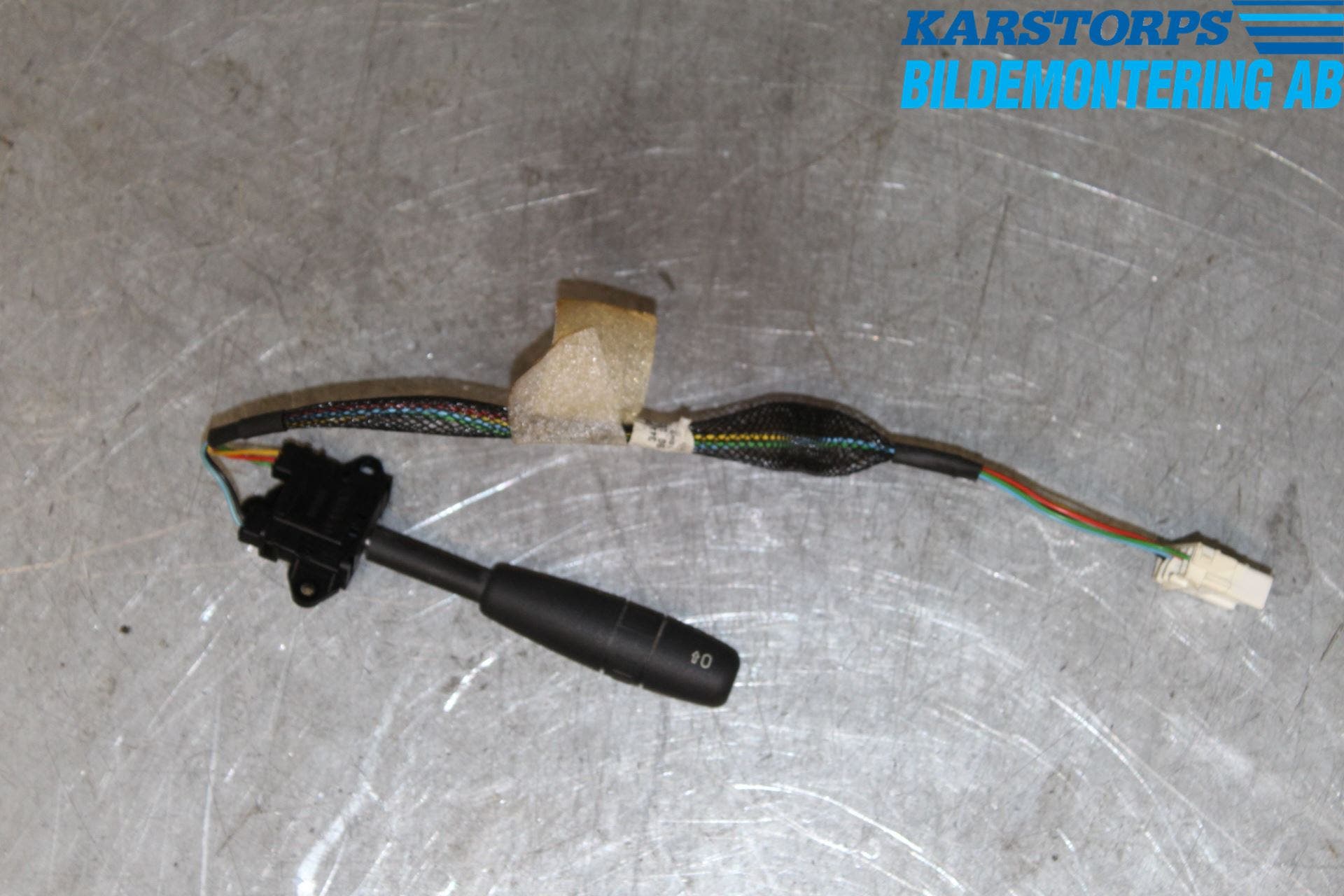 Peugeot 406     99-04 Farthållare