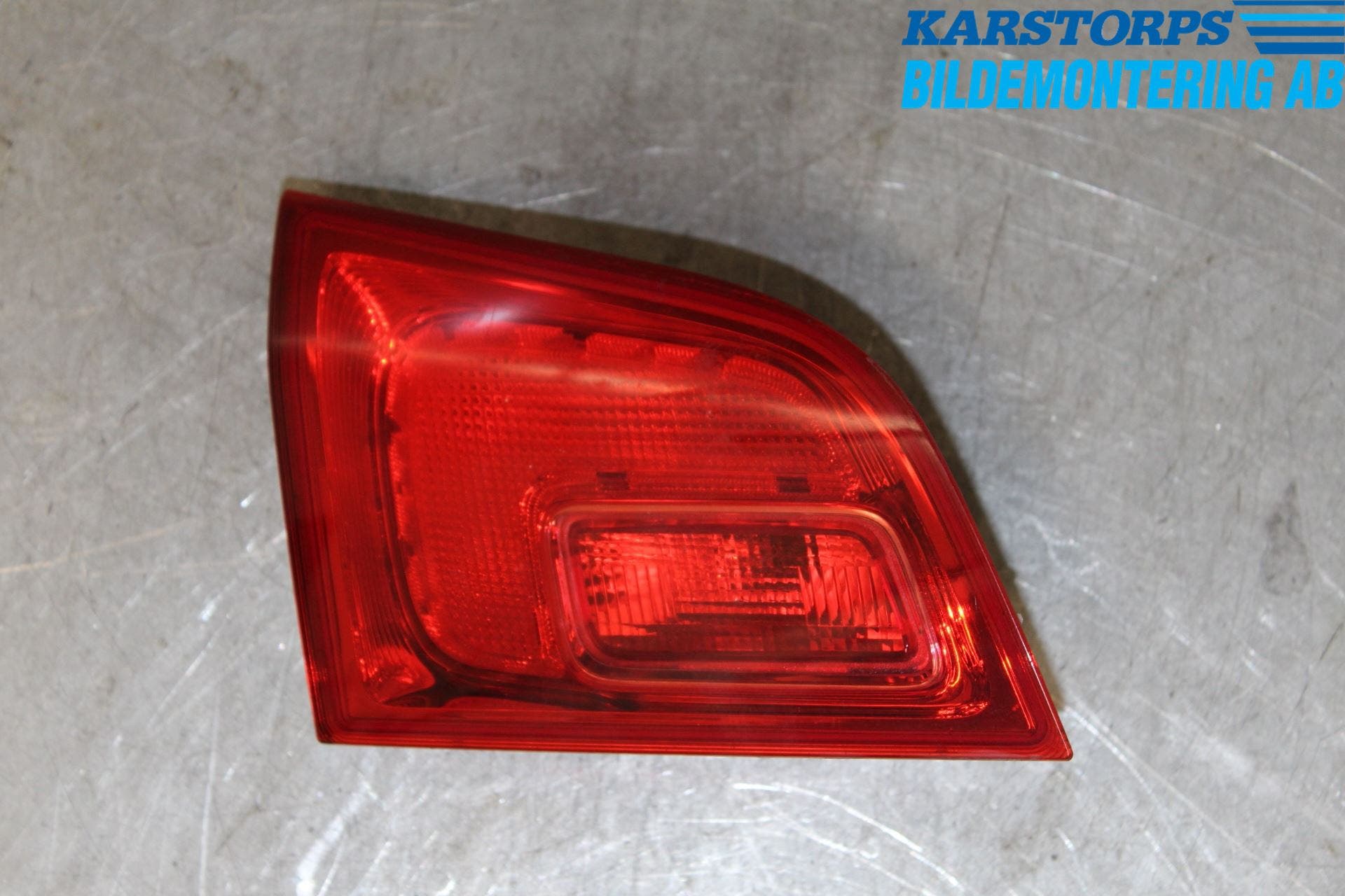 Opel ASTRA J 10-15 Bakljus Lucka Vä