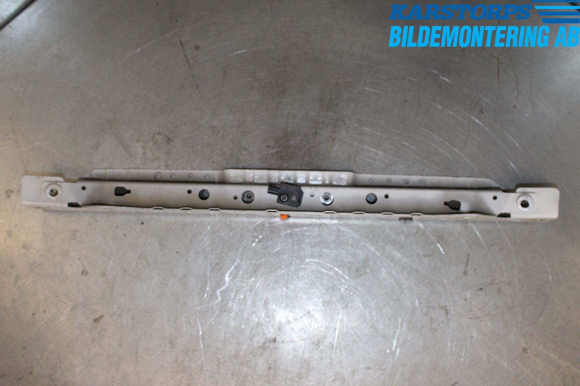 Opel ASTRA J 10-15 Front Huvlåsplåt-Balk