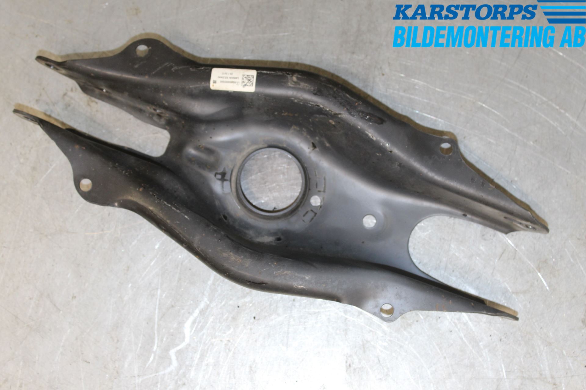 Mercedes-Benz MB E-KLASS (W213) 16-23 Bärarm Bak Höger