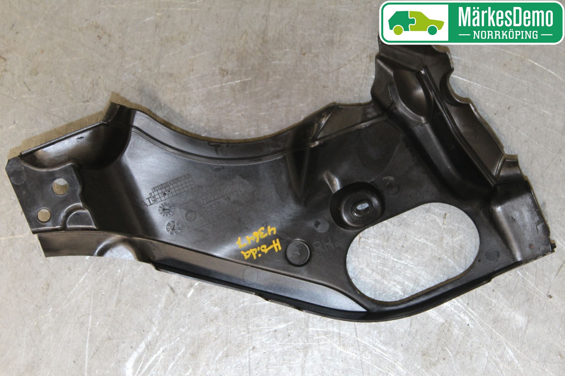 BMW 2 F46 GRAN TOURER 15-22 Torpedplåt-Torpedplast