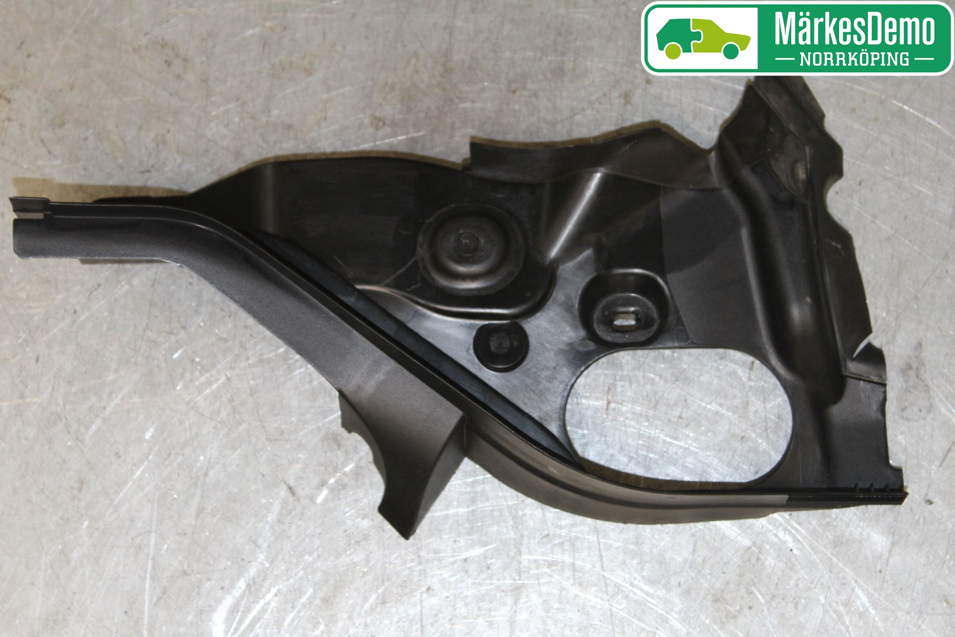 BMW 2 F46 GRAN TOURER 15-22 Torpedplåt-Torpedplast