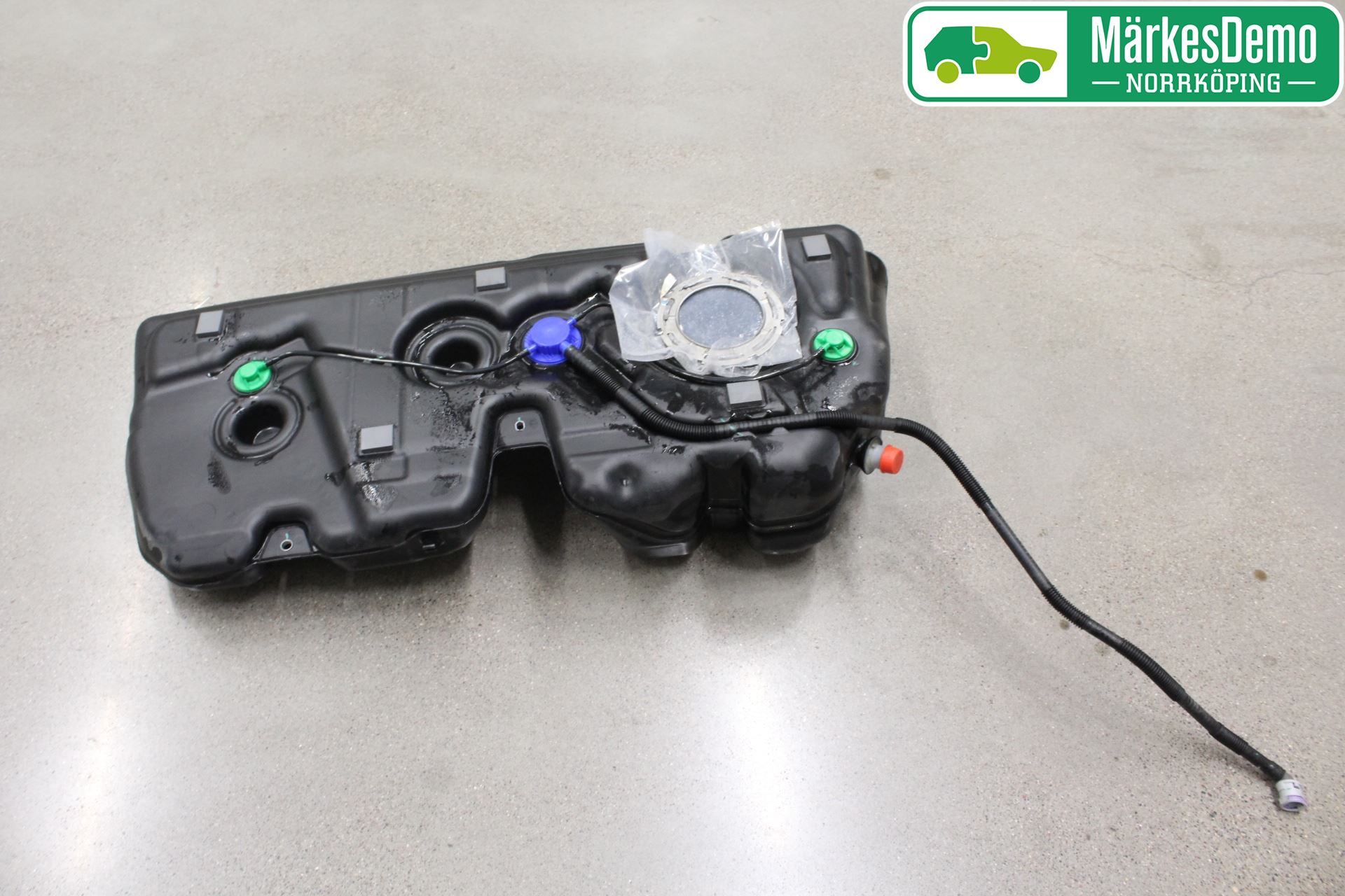 BMW 2 F46 GRAN TOURER 15-22 Bränsletank