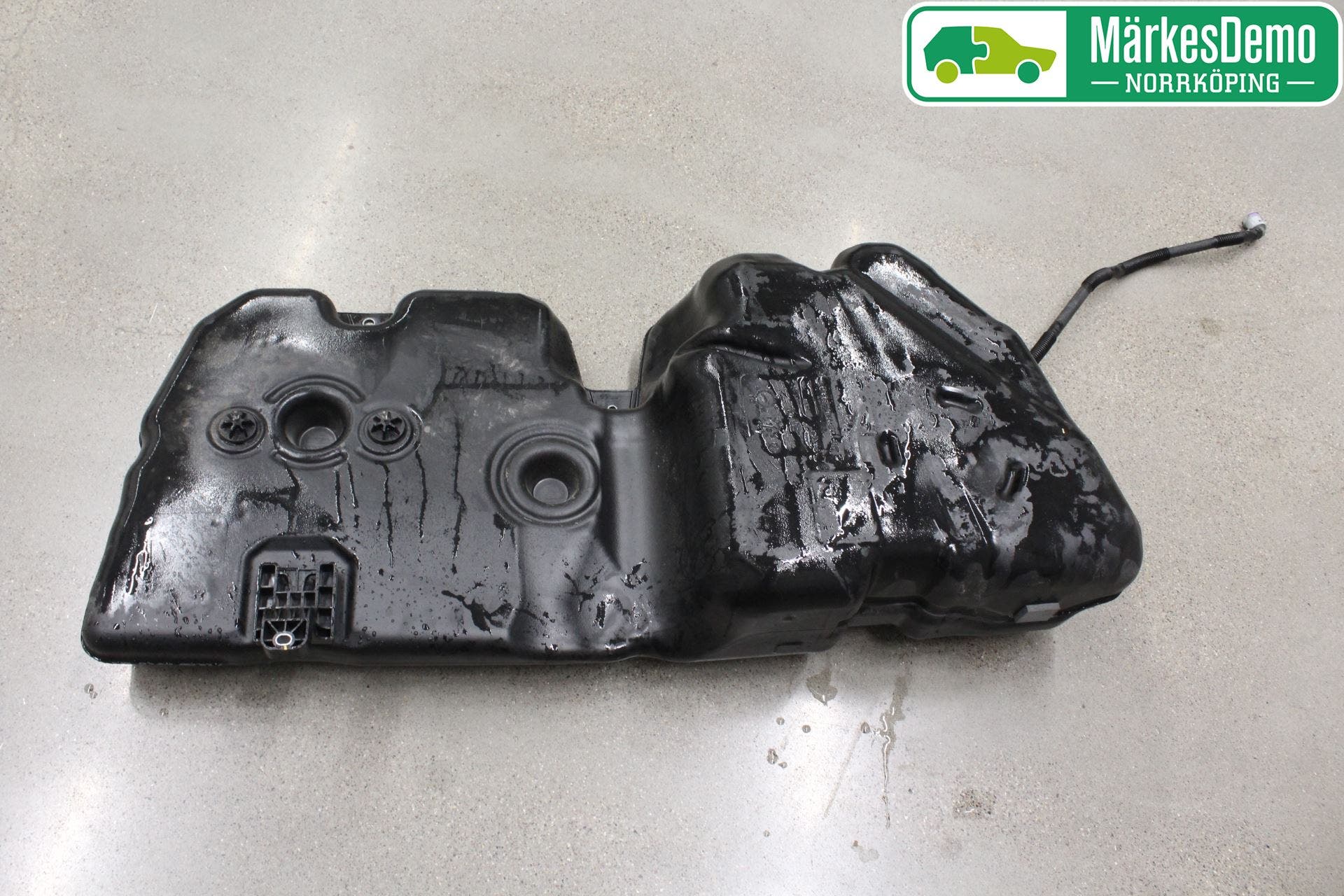 BMW 2 F46 GRAN TOURER 15-22 Bränsletank