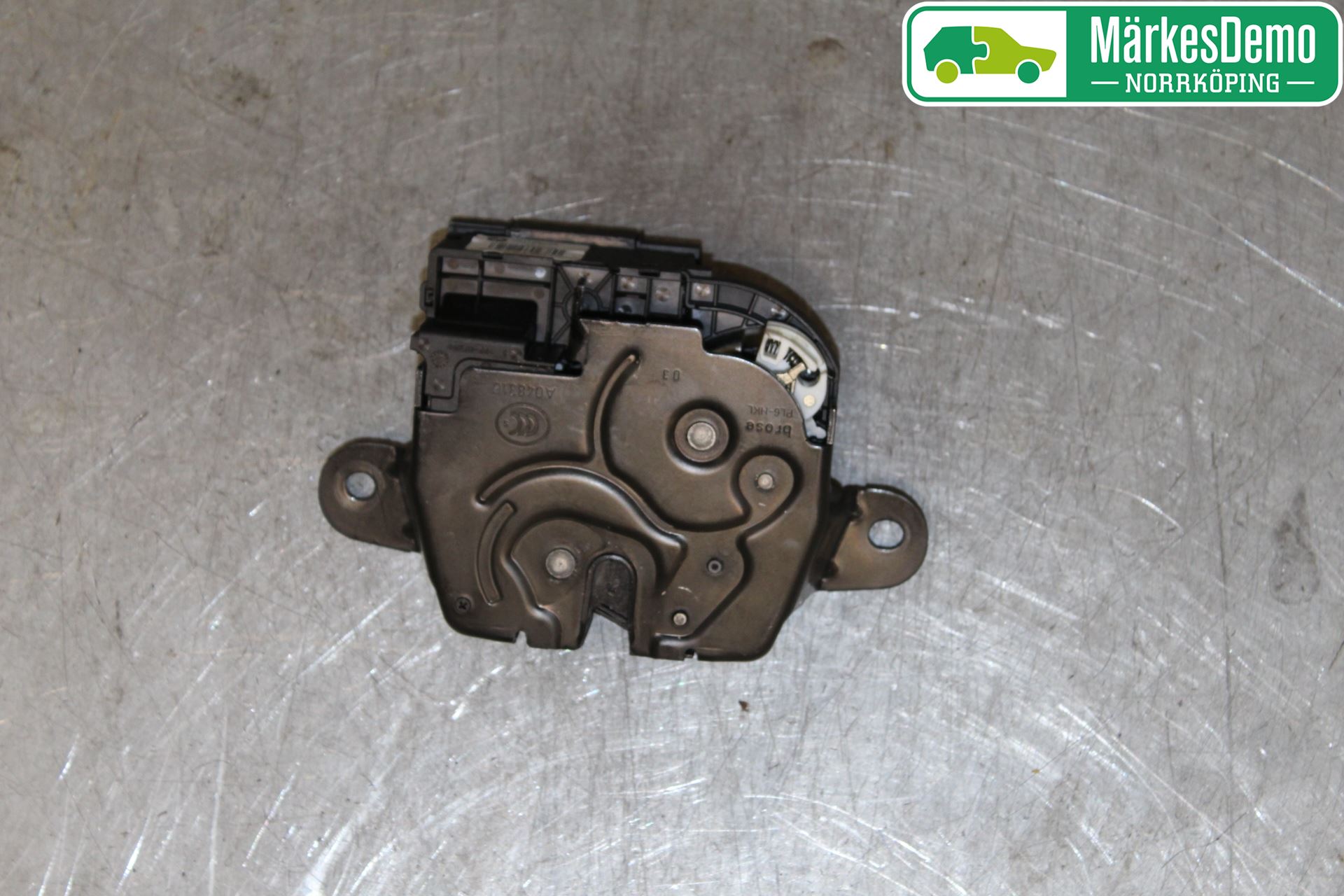 BMW 2 F46 GRAN TOURER 15-22 Låskista Baklucka