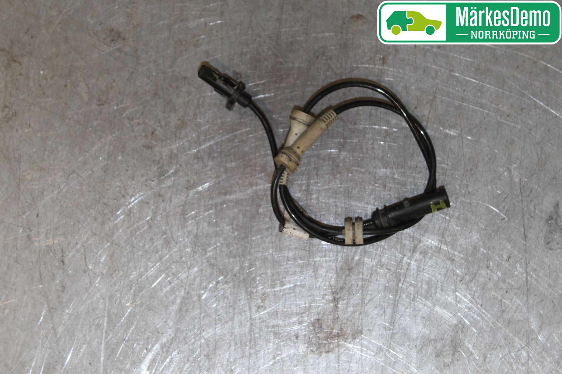 BMW 5 G30/G31/F90 17-23 Abs Sensor