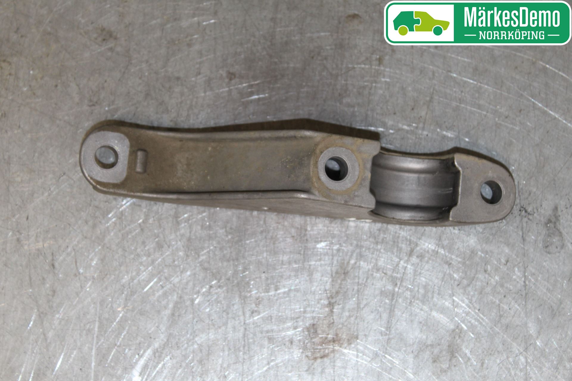 BMW 5 G30/G31/F90 17-23 Krängningshämmarfäste