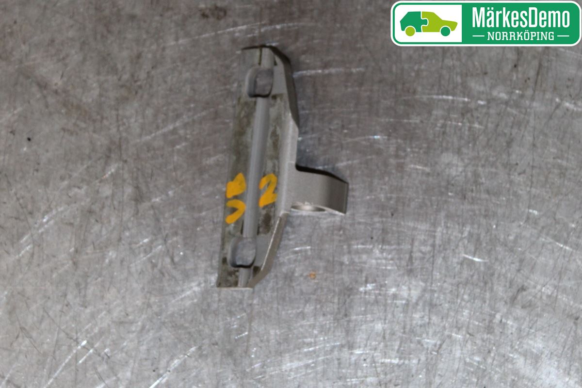 Volvo V70 08-13 Dörrgångjärn