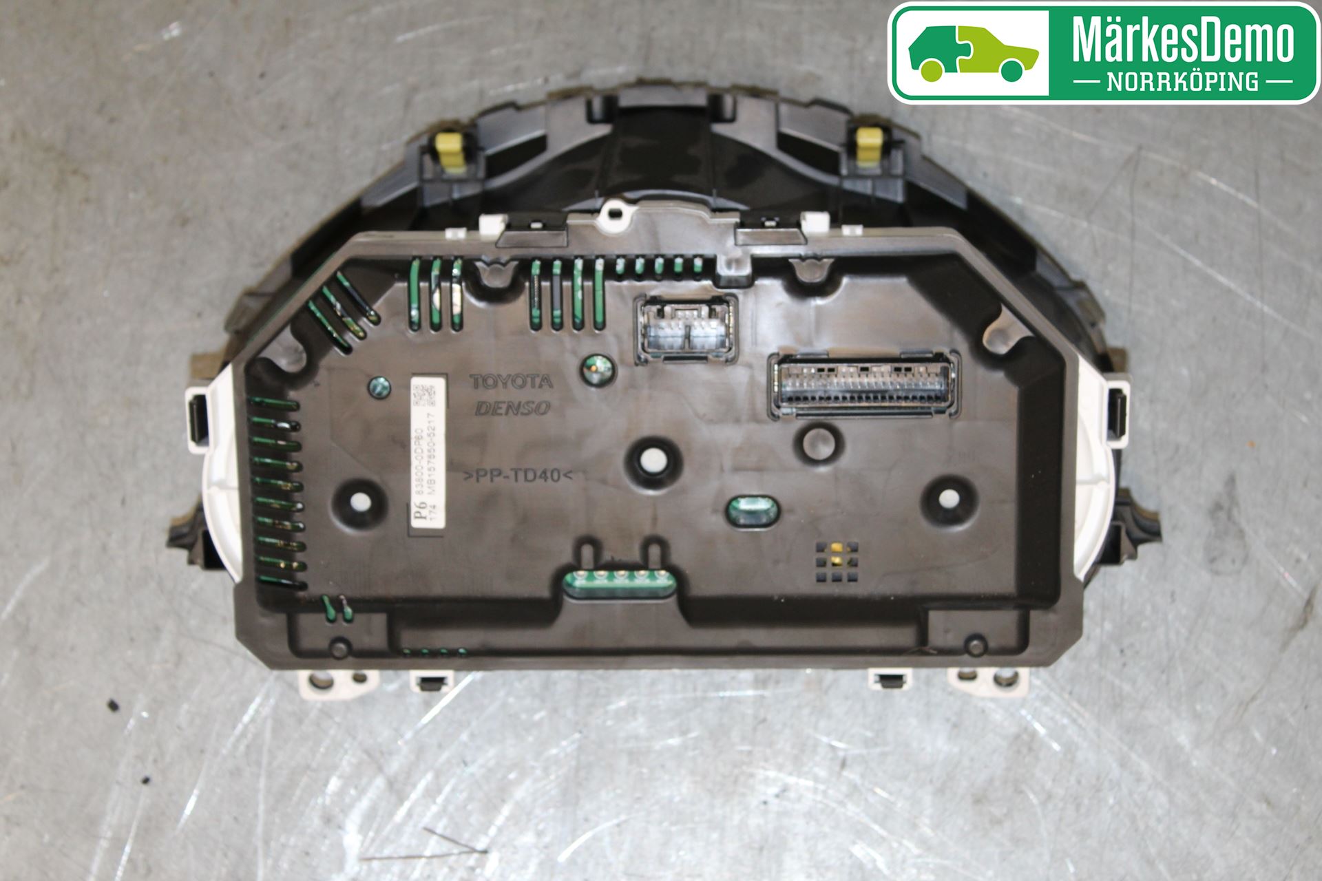 Toyota YARIS XP130 12-14 Instrument Komb