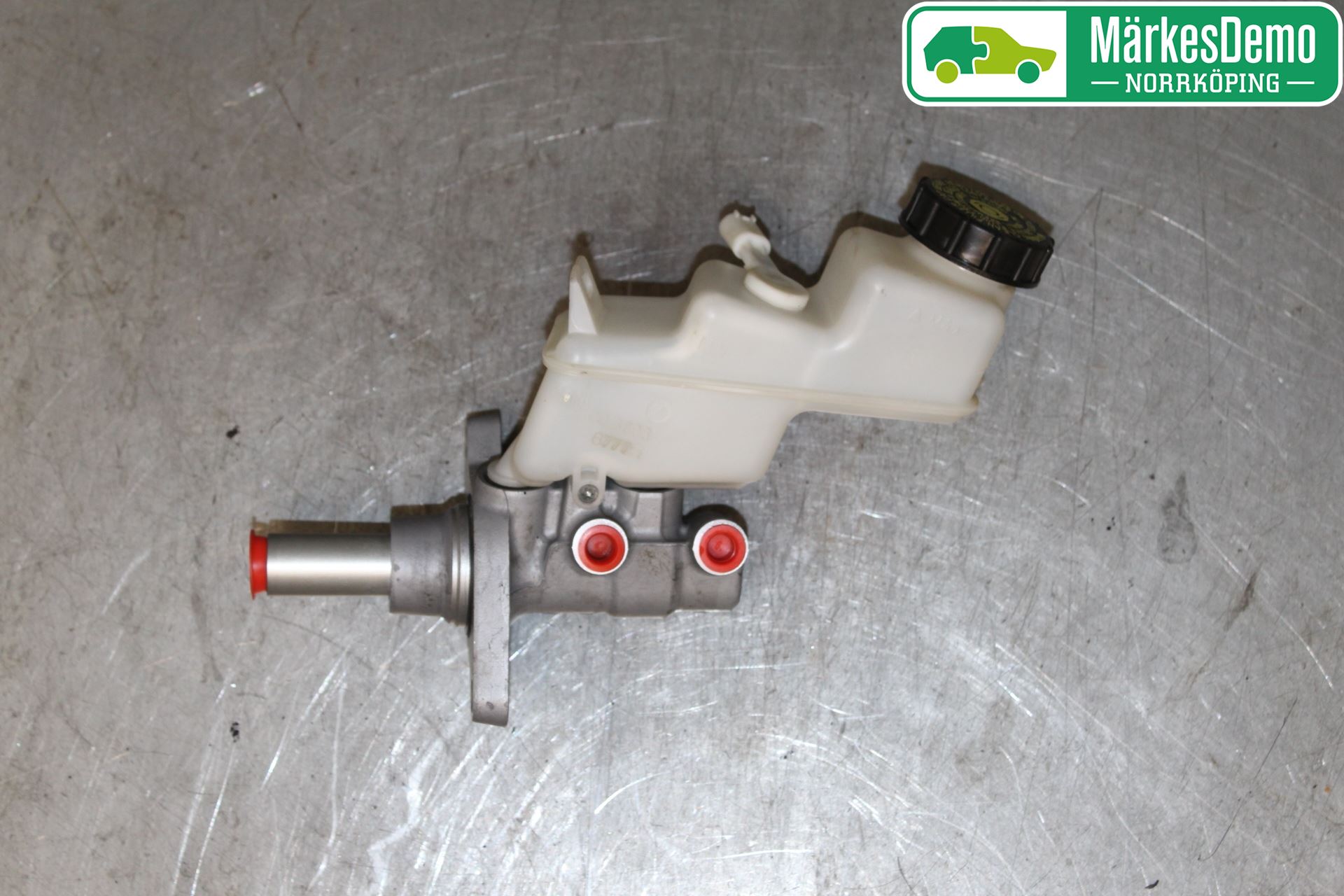 Toyota YARIS XP130 12-14 Broms Huvudcylinder