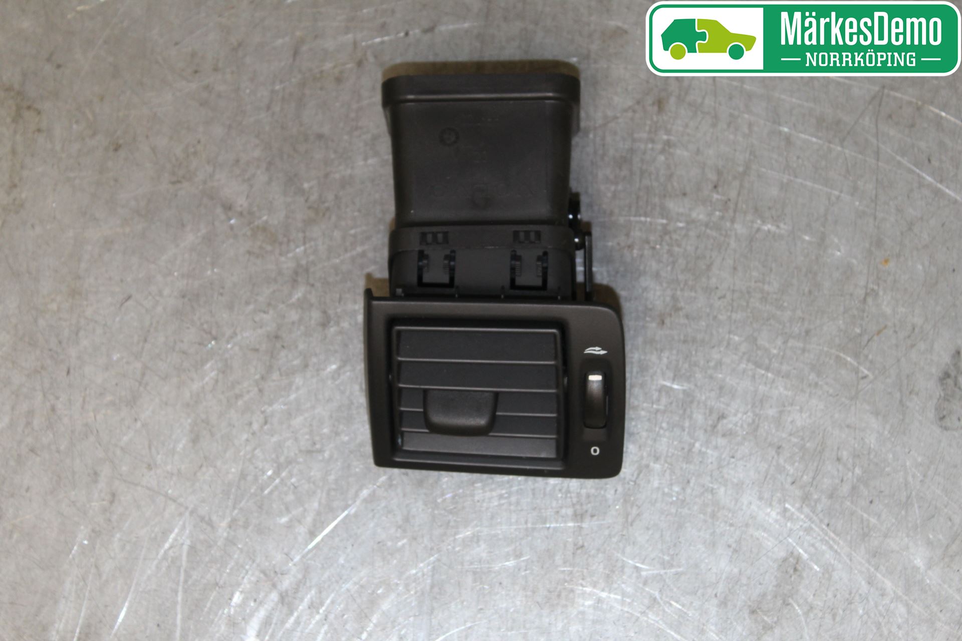 Volvo S40 04-07 Defrosterkanal-Munstycke