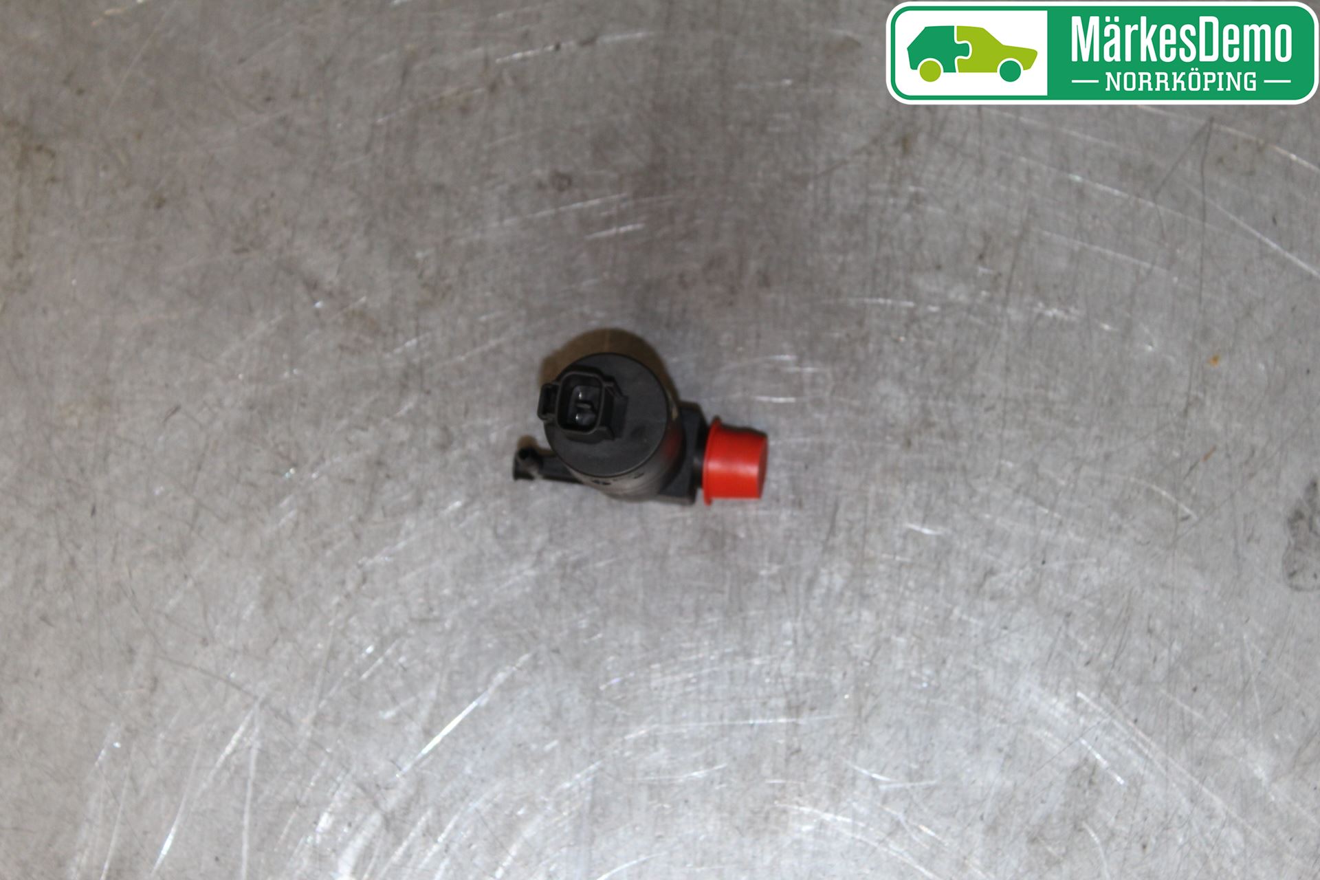 Toyota YARIS XP130 12-14 Spolarpump Baklucka