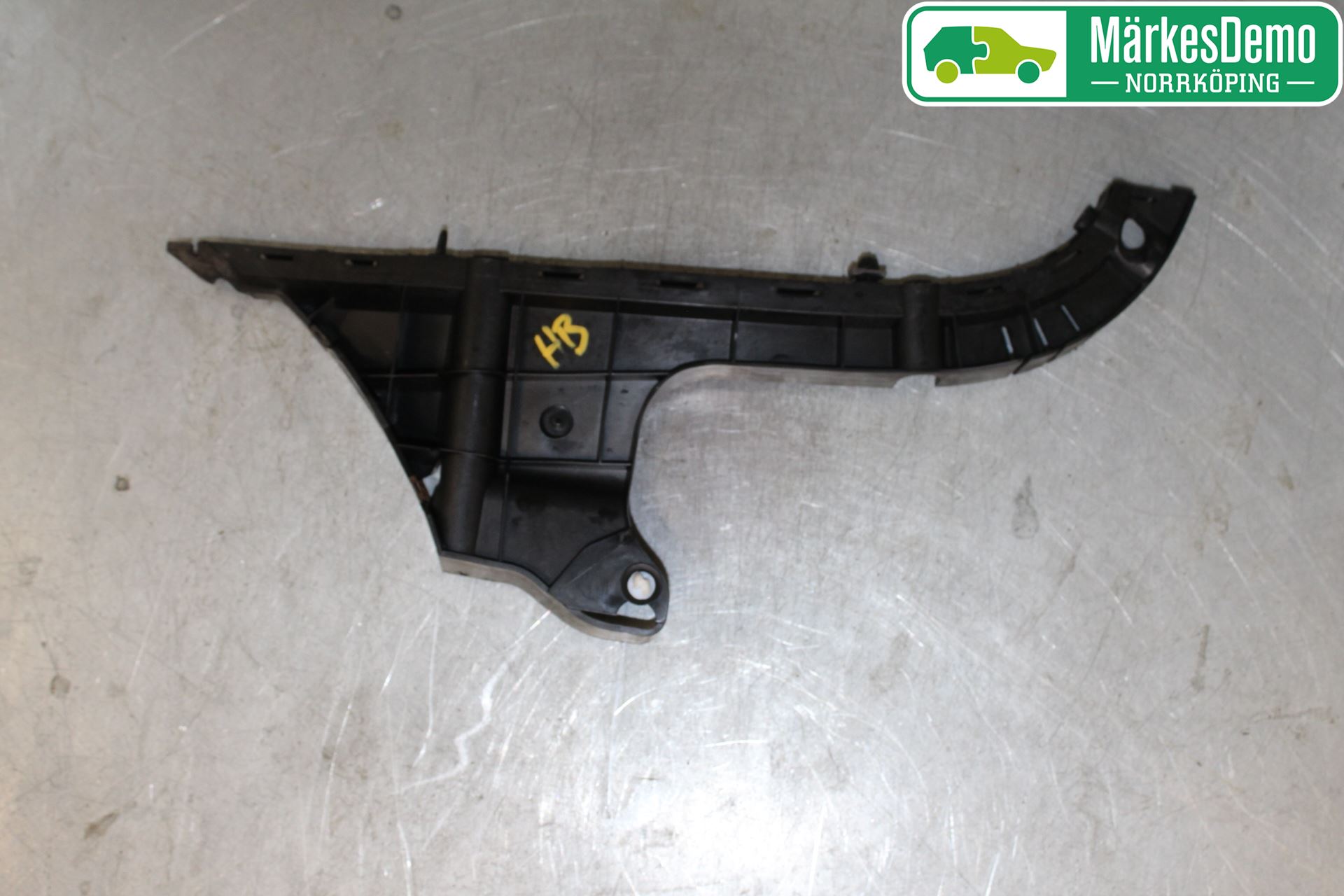 Volvo V70 14-16 Stötfångarfäste Bak Hö