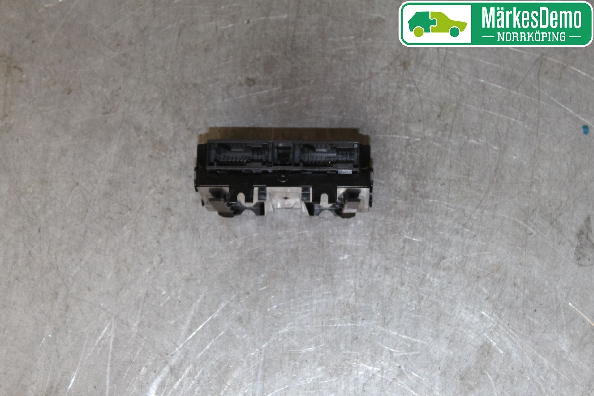 BMW 2 F46 GRAN TOURER 15-22 Ac Styrenhet Ac Manöveren