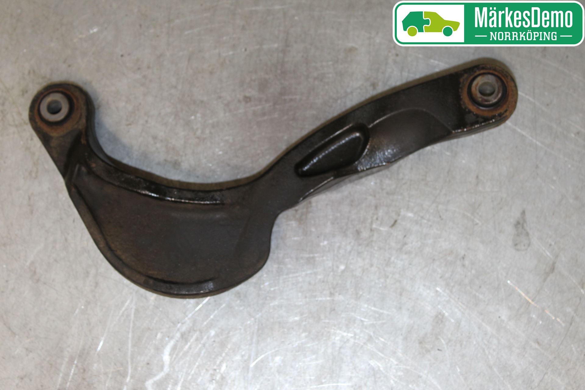 Volvo V70 14-16 Bärarm Bak Vänster